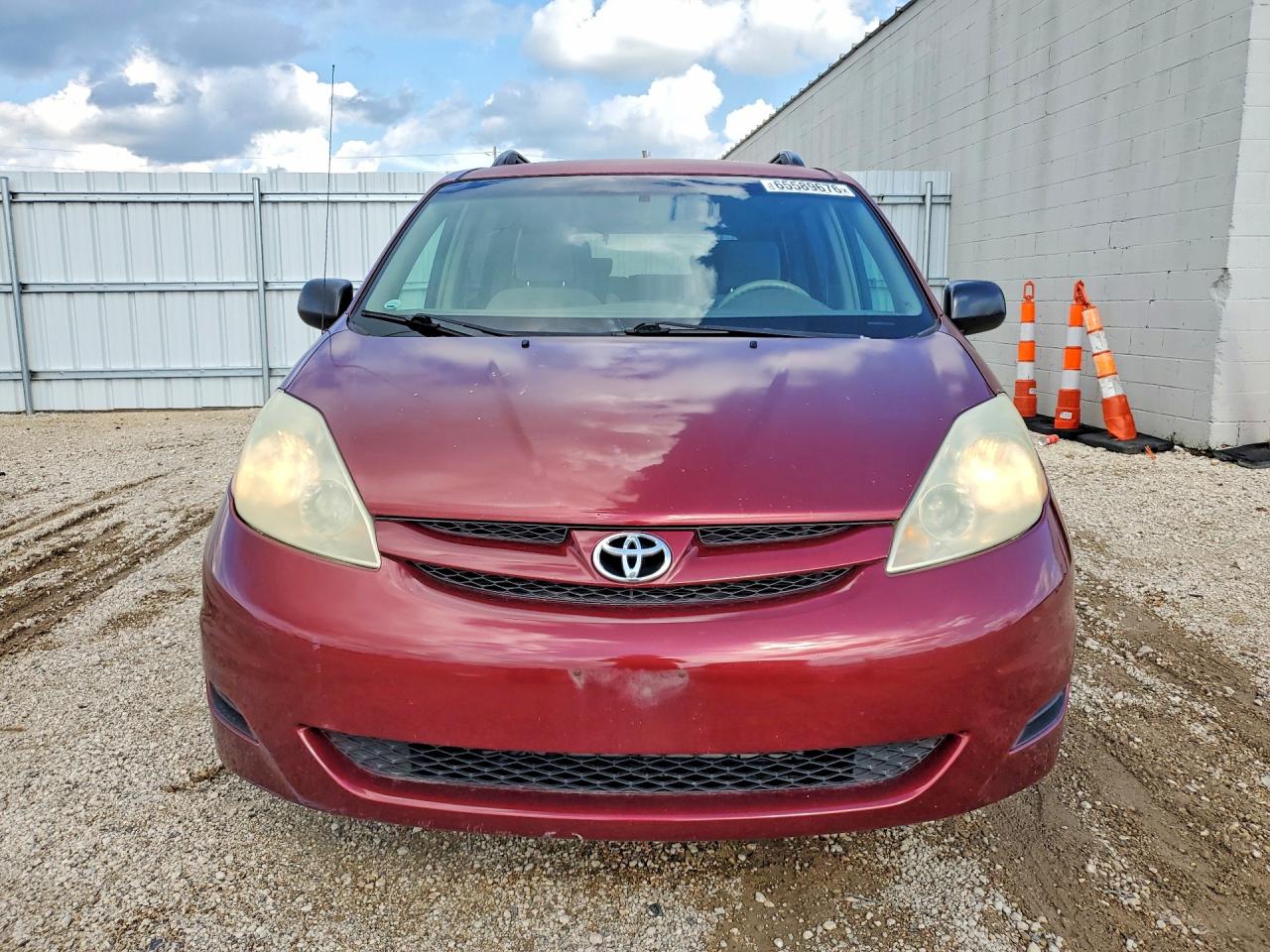 2006 Toyota Sienna Le 7 Passenger Red vin: 5TDZA23C46S391097