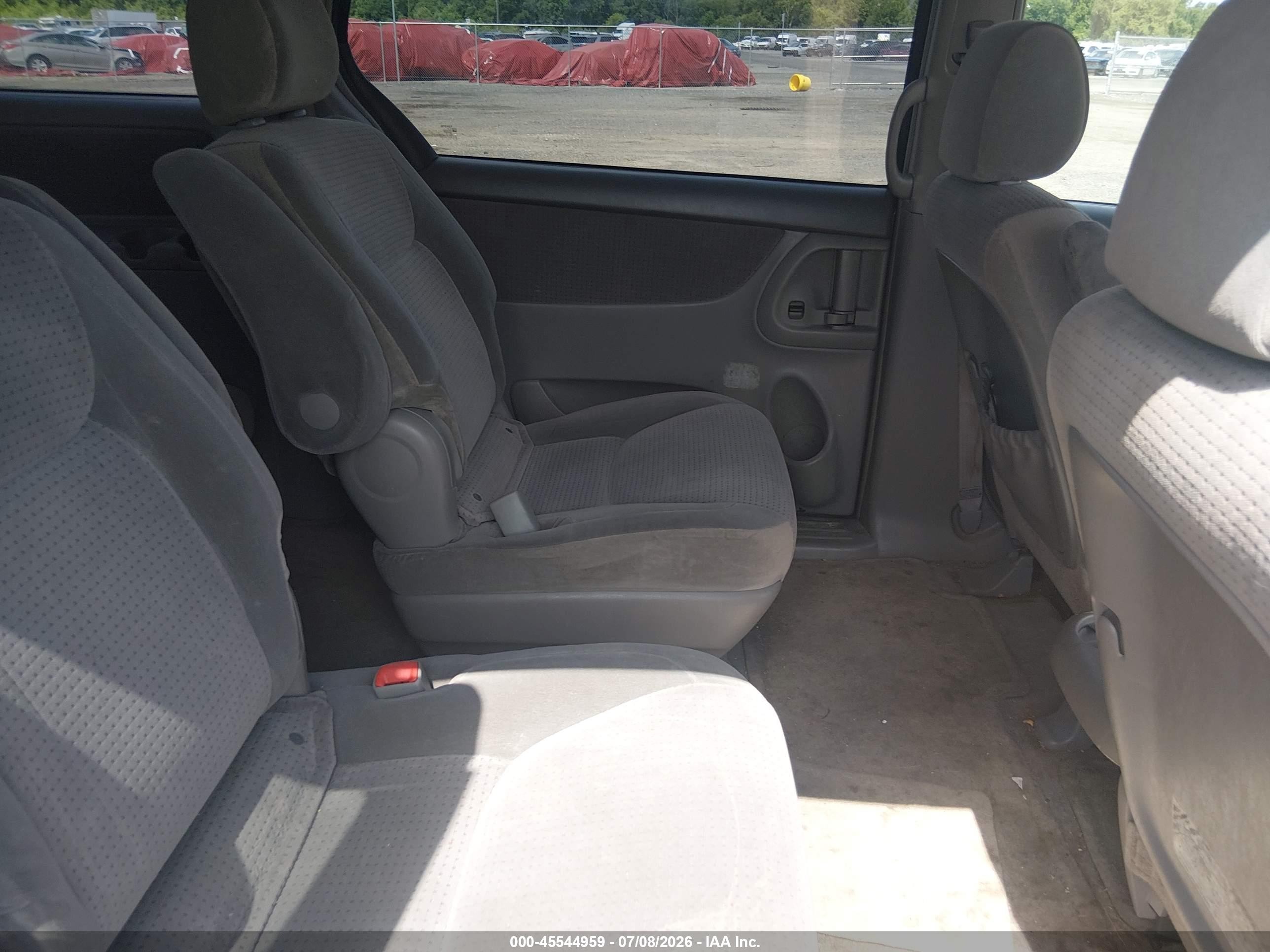 2006 Toyota Sienna Le Blue vin: 5TDZA23C46S397384