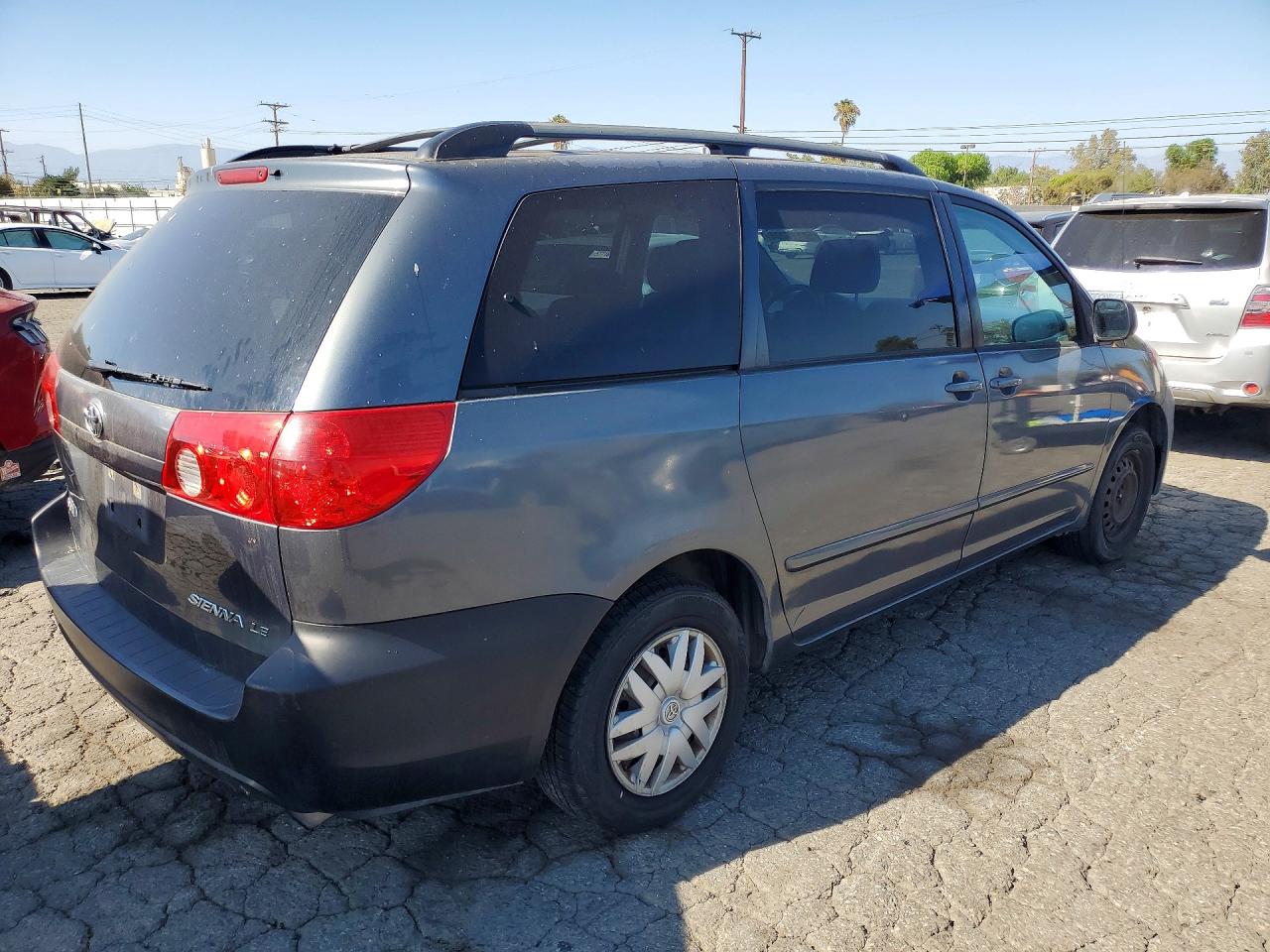 2006 Toyota Sienna Le 8 Passenger Blue vin: 5TDZA23C46S418394