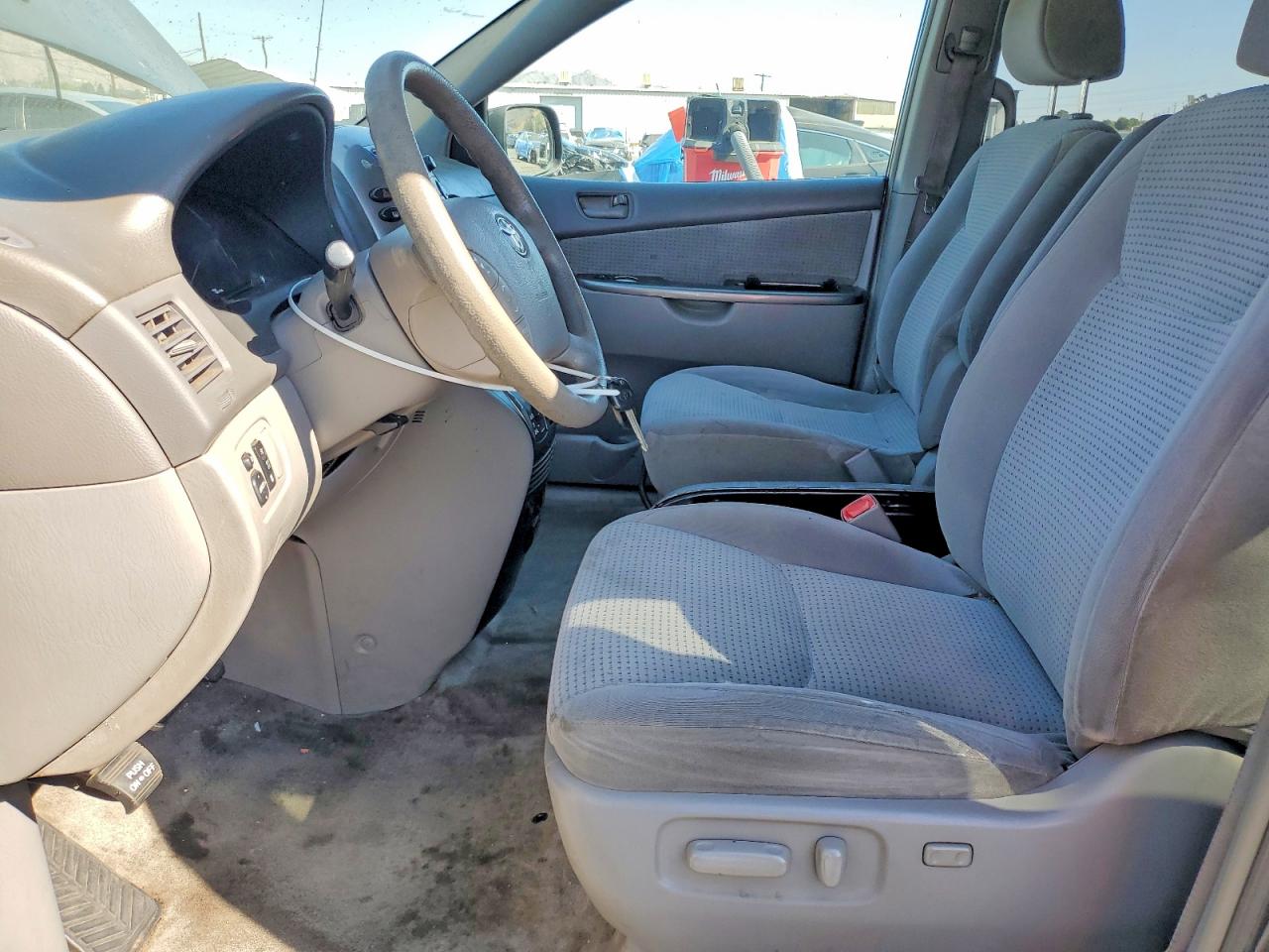 2006 Toyota Sienna Le 8 Passenger Blue vin: 5TDZA23C46S418394