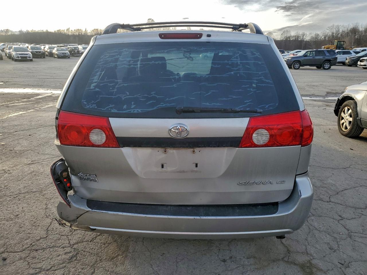 2006 Toyota Sienna Ce 7 Passenger Silver vin: 5TDZA23C46S478904