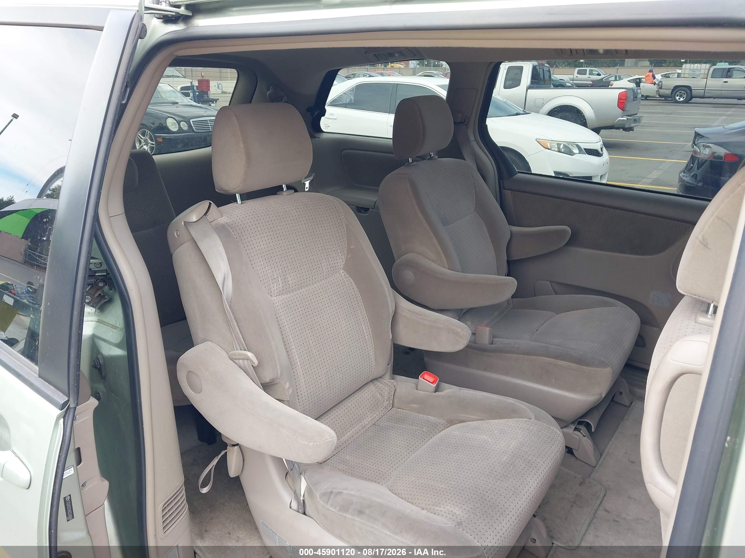 2006 Toyota Sienna Le Green vin: 5TDZA23C46S524604