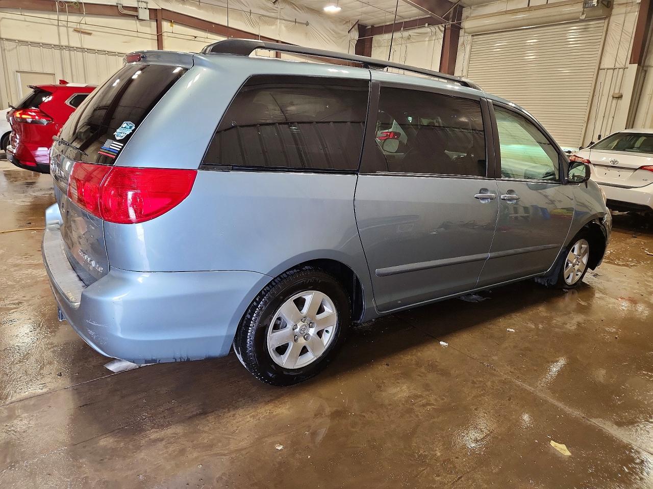 2006 Toyota Sienna Le 7 Passenger Blue vin: 5TDZA23C46S543315