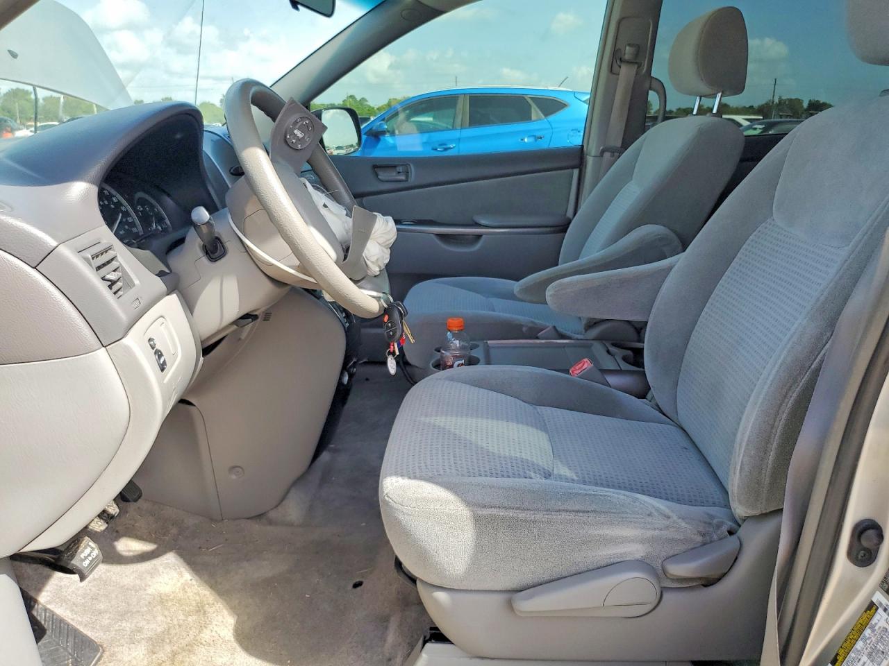 2006 Toyota Sienna Ce 7 Passenger Бежевый vin: 5TDZA23C46S573818