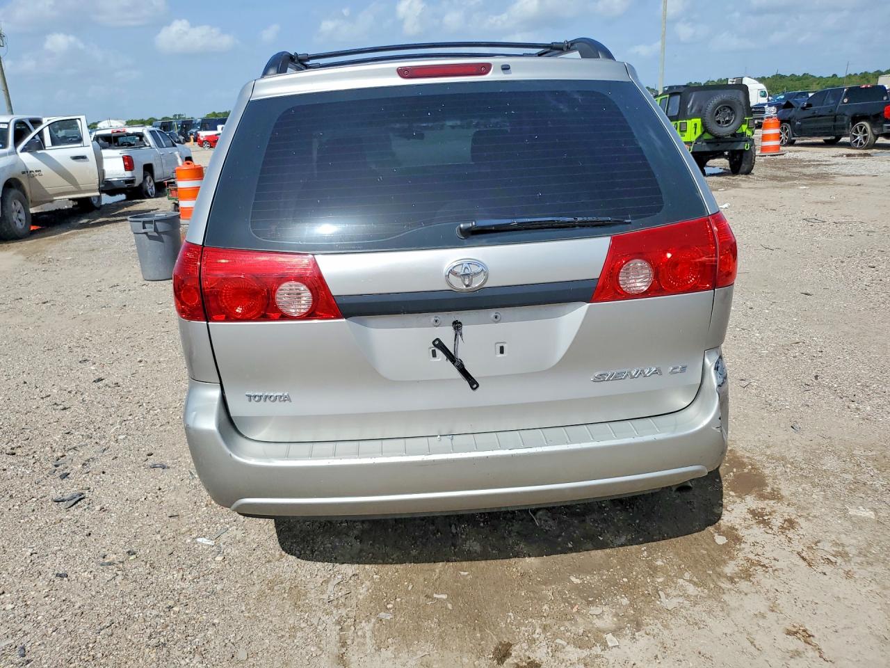 2006 Toyota Sienna Ce 7 Passenger Бежевый vin: 5TDZA23C46S573818