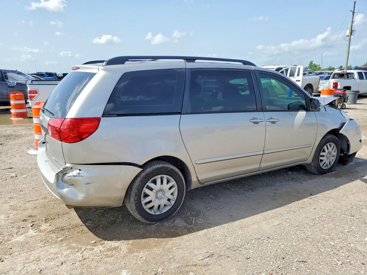 2006 Toyota Sienna Ce 7 Passenger Бежевый vin: 5TDZA23C46S573818