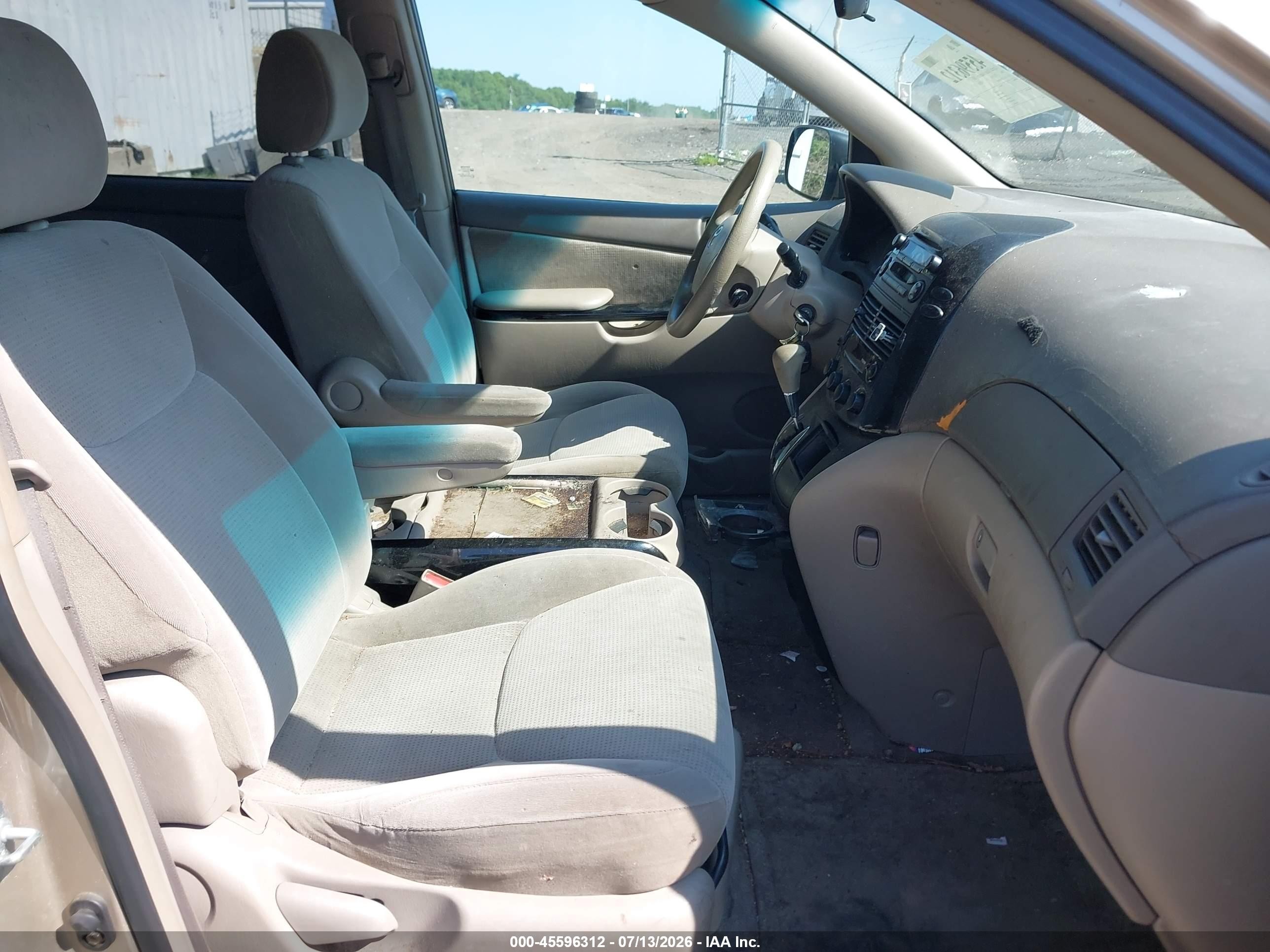 2004 Toyota Sienna Le Beige vin: 5TDZA23C54S078346