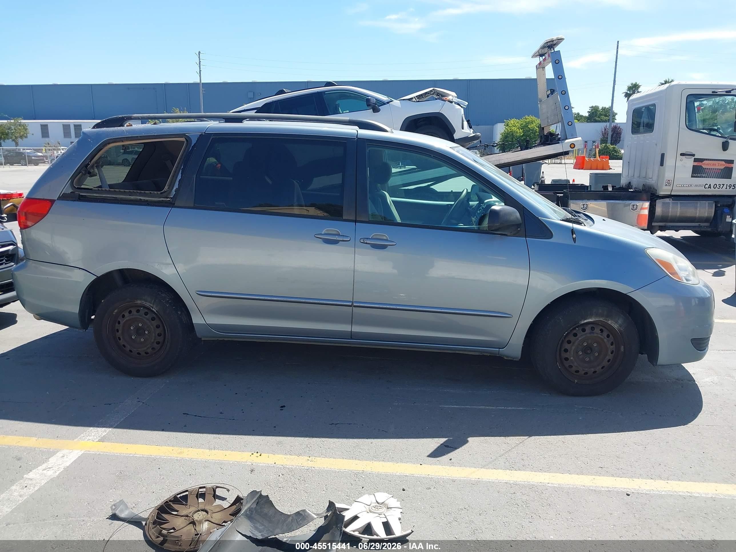2004 Toyota Sienna Le Blue vin: 5TDZA23C54S101642