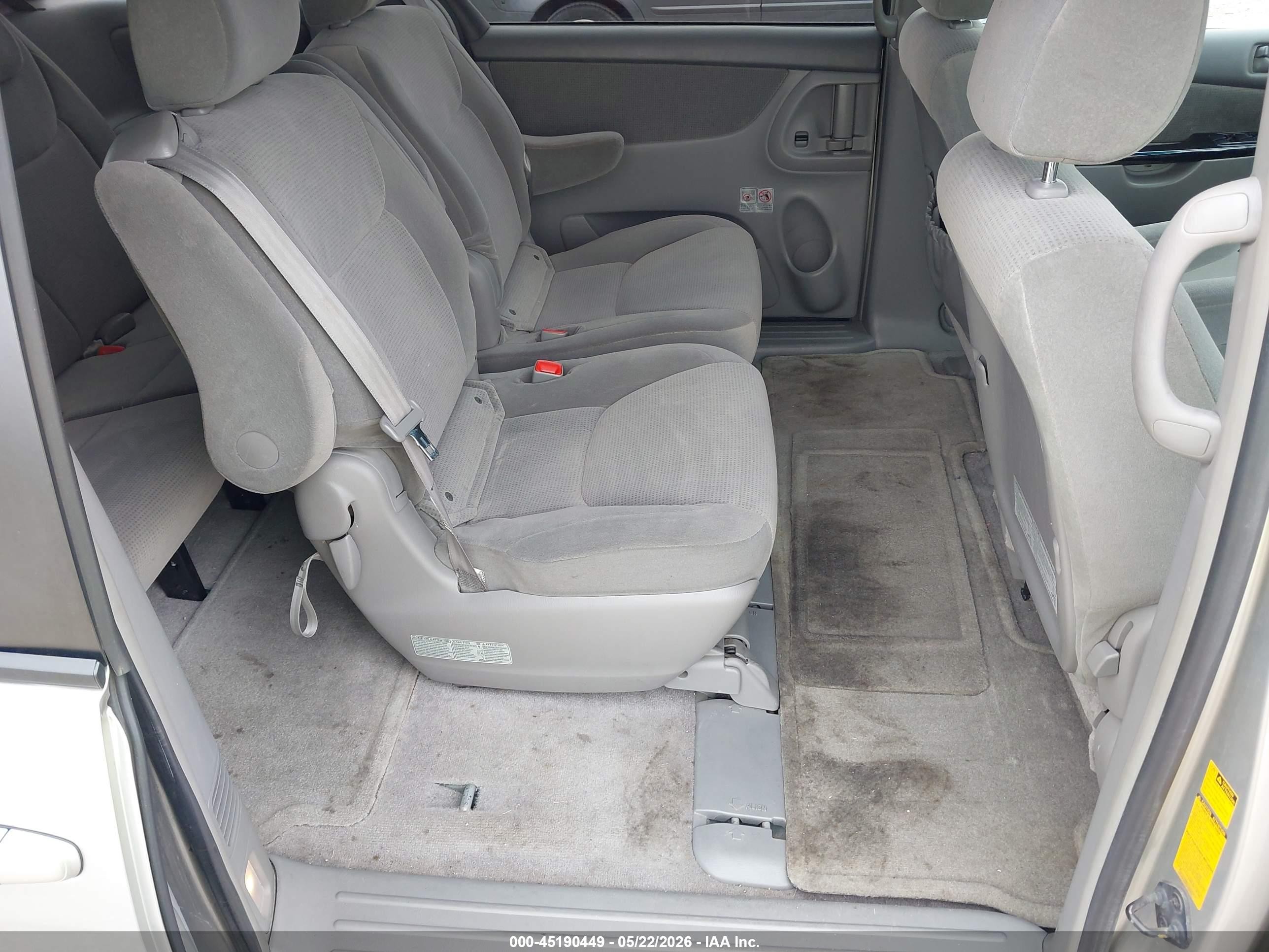 2005 Toyota Sienna Le Silver vin: 5TDZA23C55S280654