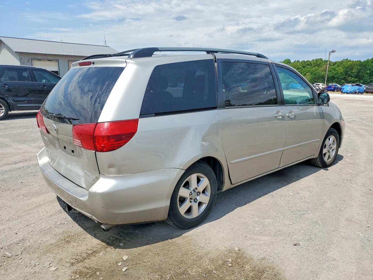 2005 Toyt Sienna Silver vin: 5TDZA23C55S293713