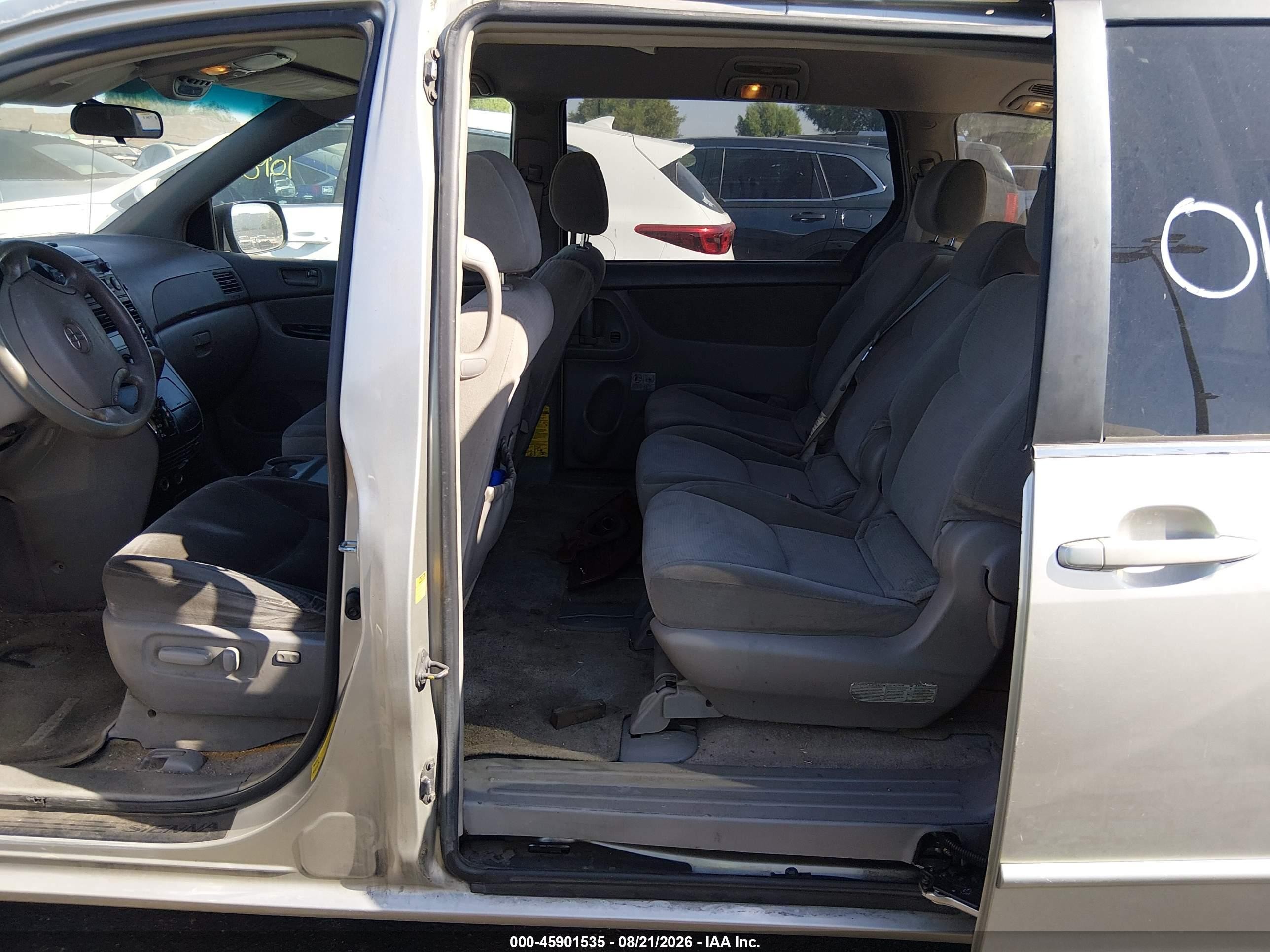 2005 Toyota Sienna Le Silver vin: 5TDZA23C55S298345