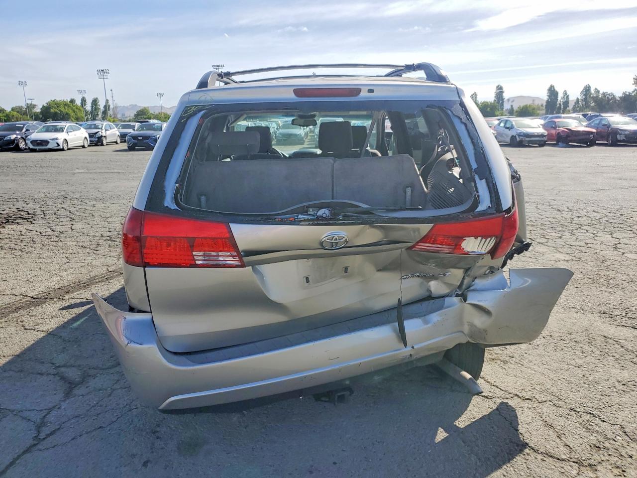 2005 Toyota Sienna Le 7 Passenger Silver vin: 5TDZA23C55S308887