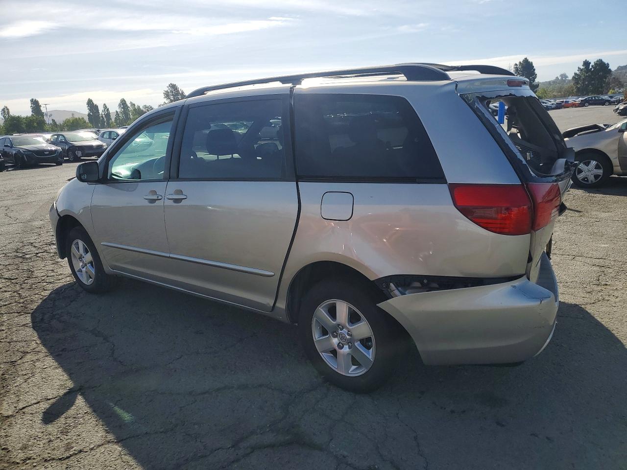 2005 Toyota Sienna Le 7 Passenger Silver vin: 5TDZA23C55S308887