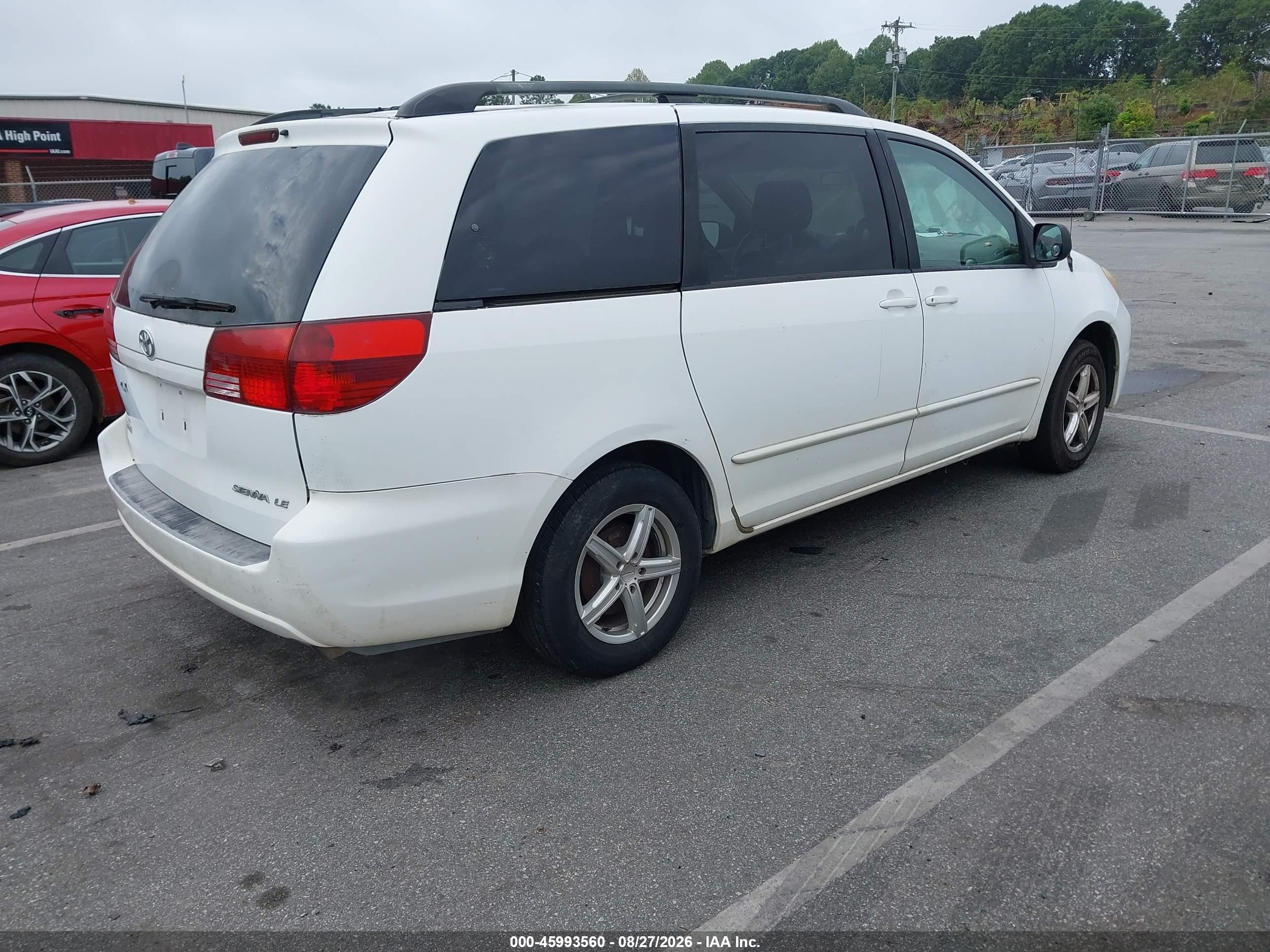 2005 Toyota Sienna Le White vin: 5TDZA23C55S309375