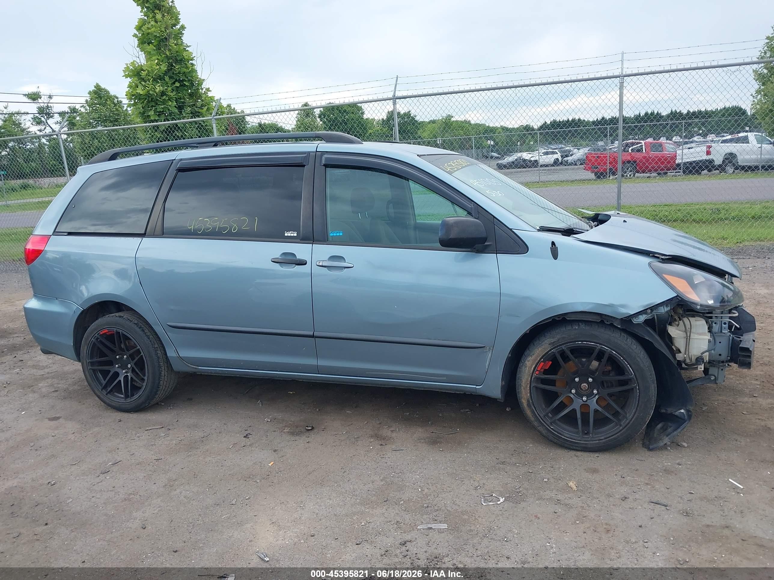 2005 Toyota Sienna Le Blue vin: 5TDZA23C55S311322