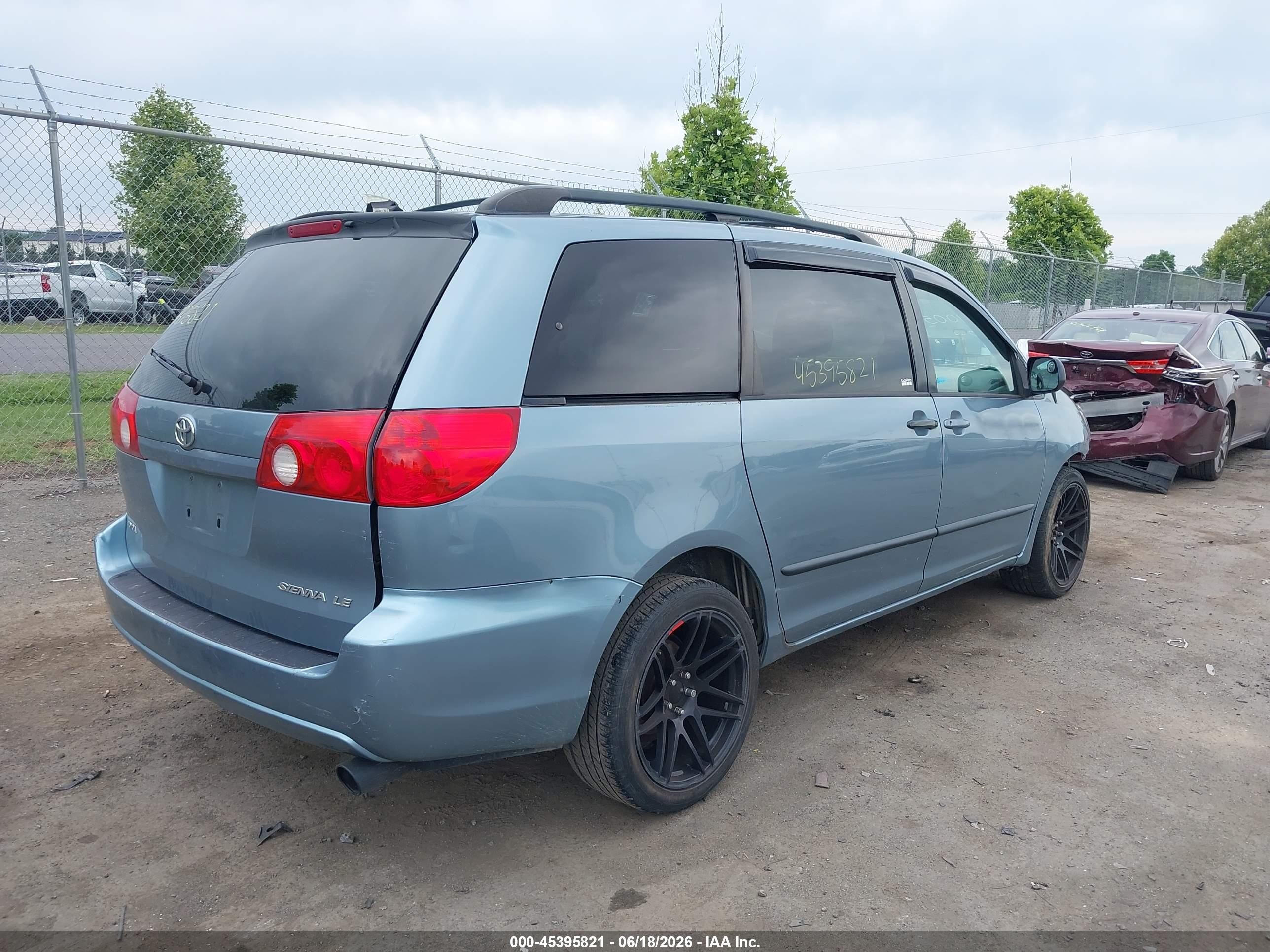 2005 Toyota Sienna Le Blue vin: 5TDZA23C55S311322