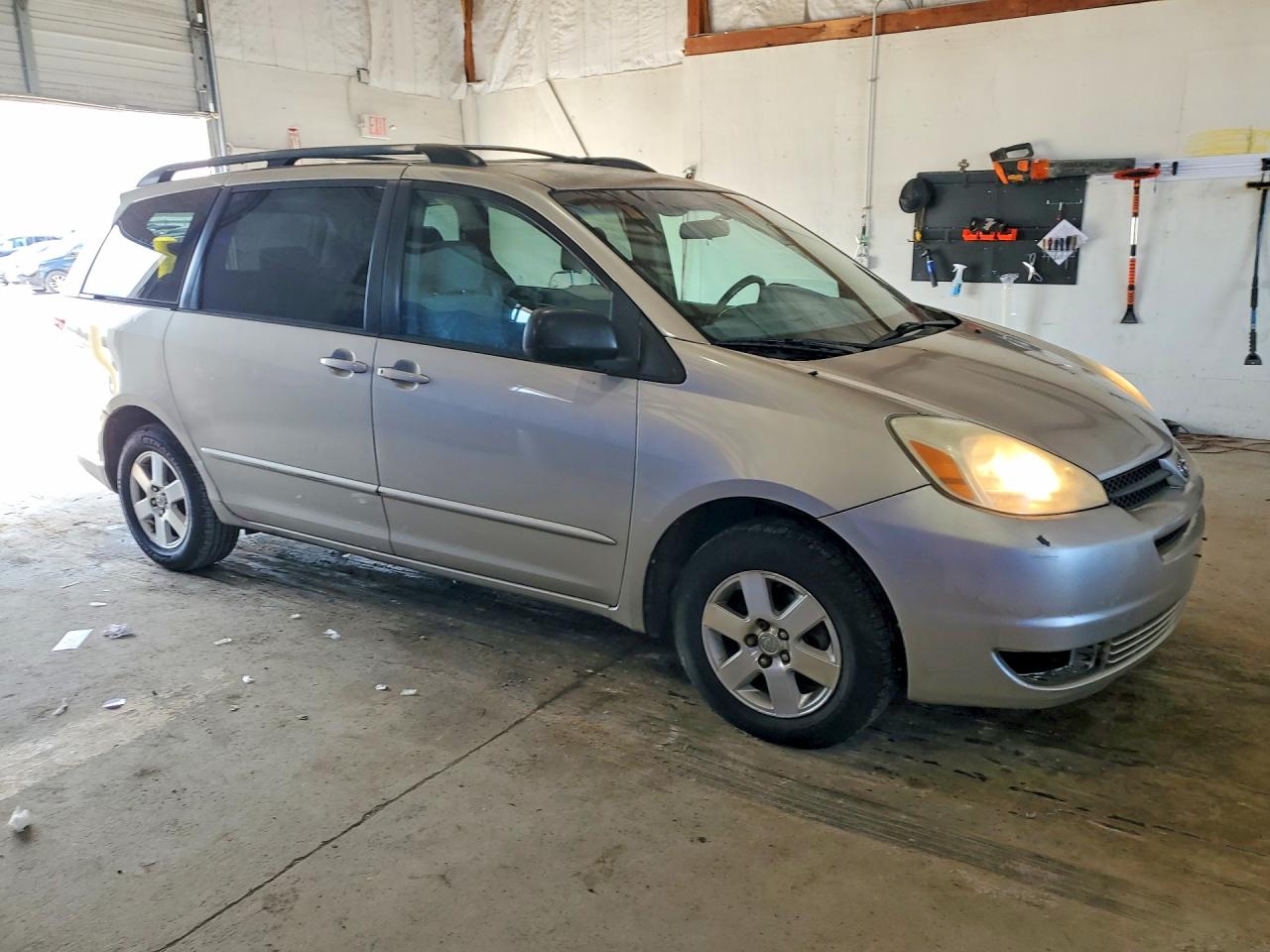 2005 Toyota Sienna Le 7 Passenger Gold vin: 5TDZA23C55S315337