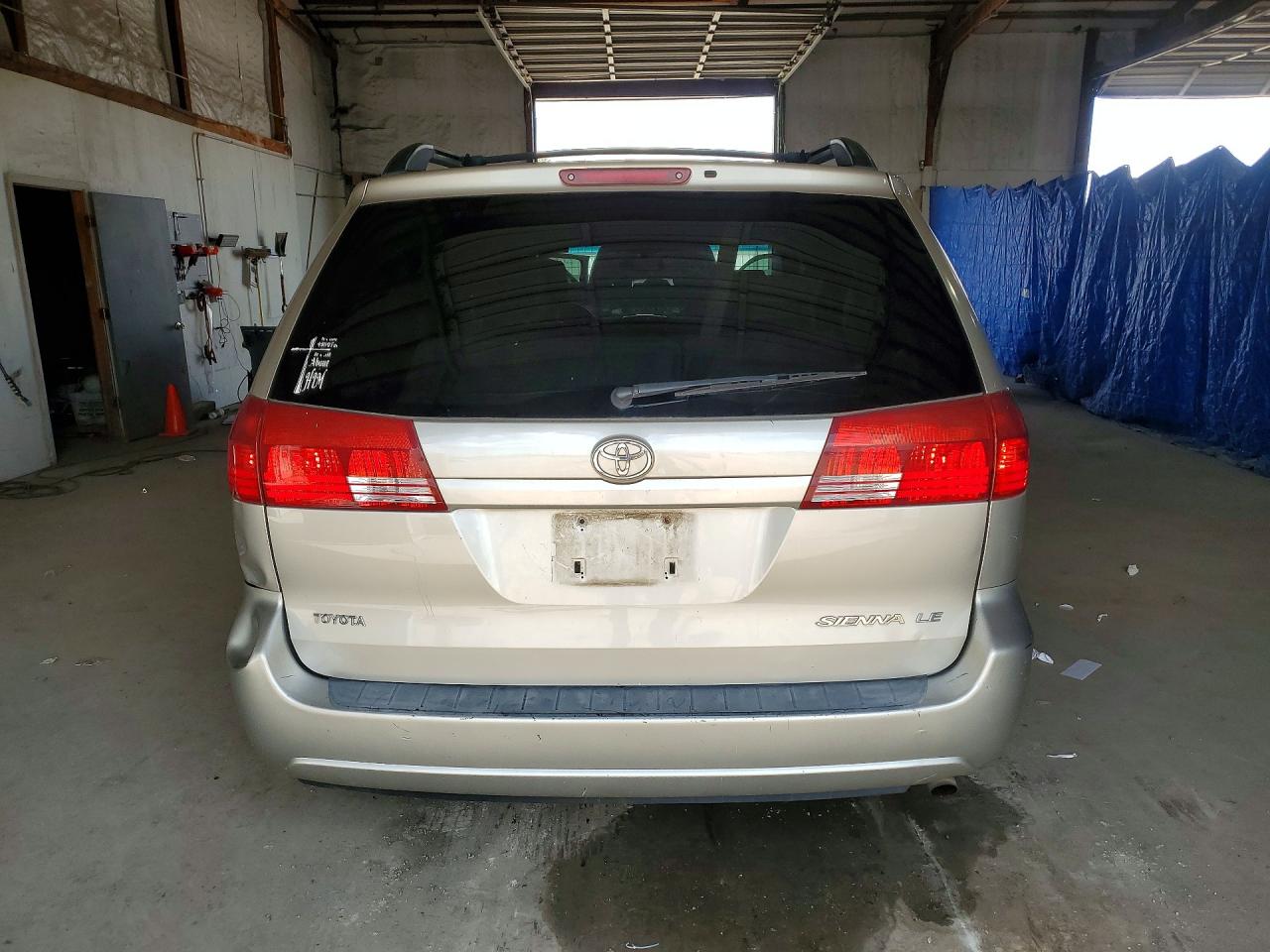 2005 Toyota Sienna Le 7 Passenger Gold vin: 5TDZA23C55S315337