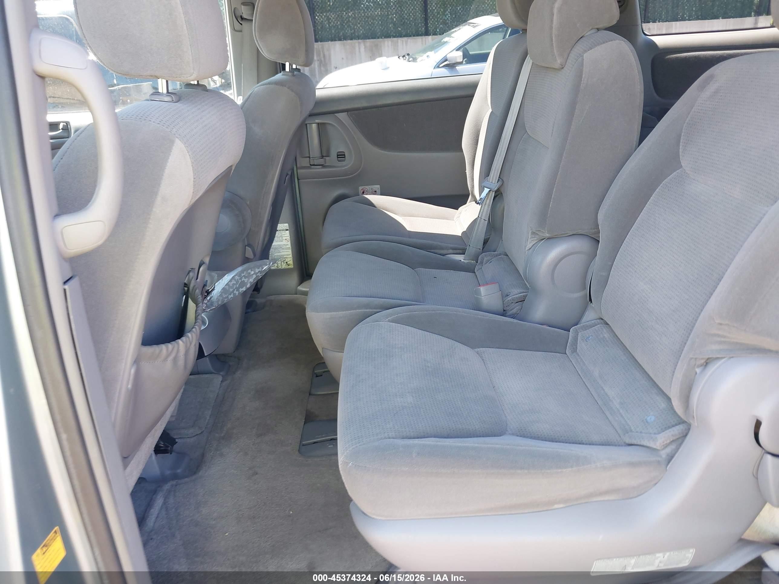 2005 Toyota Sienna Le Gray vin: 5TDZA23C55S326550