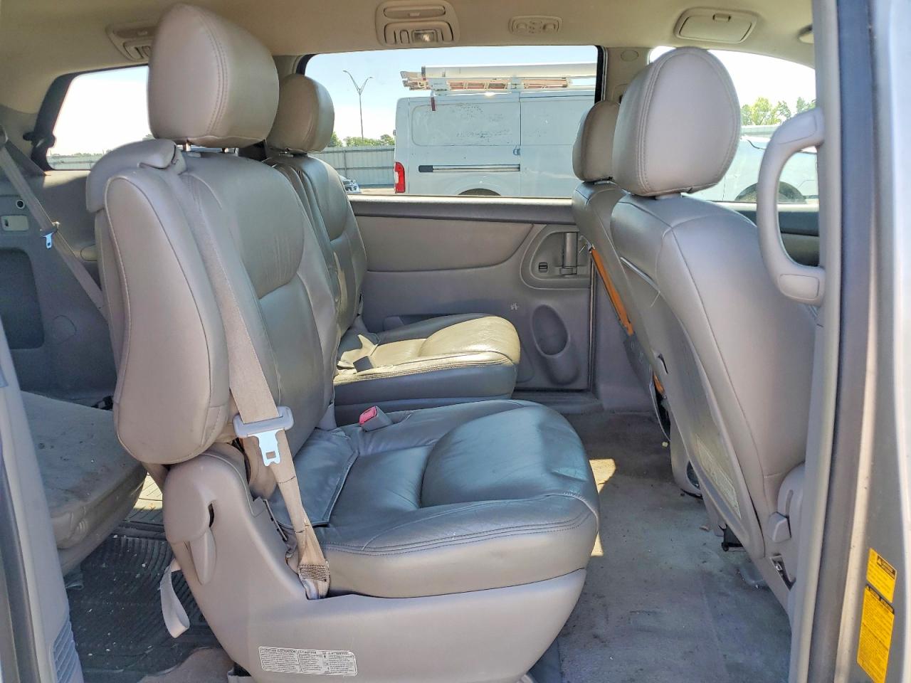 2005 Toyota Sienna Le 7 Passenger Silver vin: 5TDZA23C55S360469