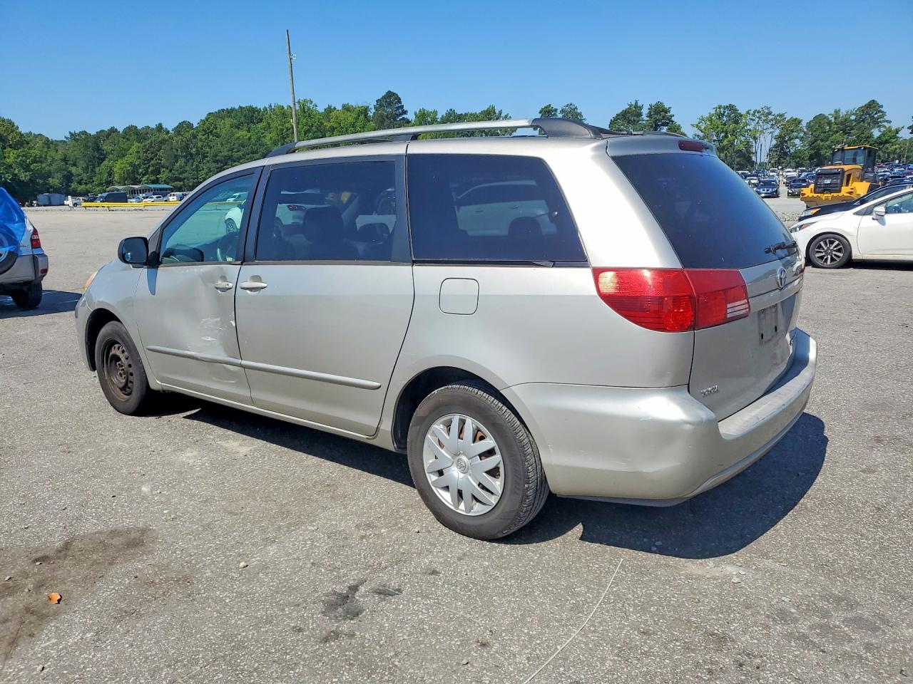 2005 Toyota Sienna Le 7 Passenger Silver vin: 5TDZA23C55S360469
