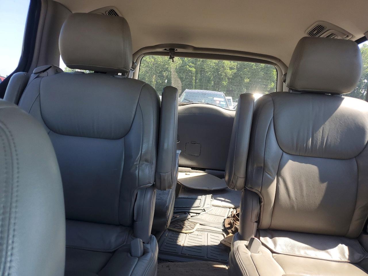 2005 Toyota Sienna Le 7 Passenger Silver vin: 5TDZA23C55S360469