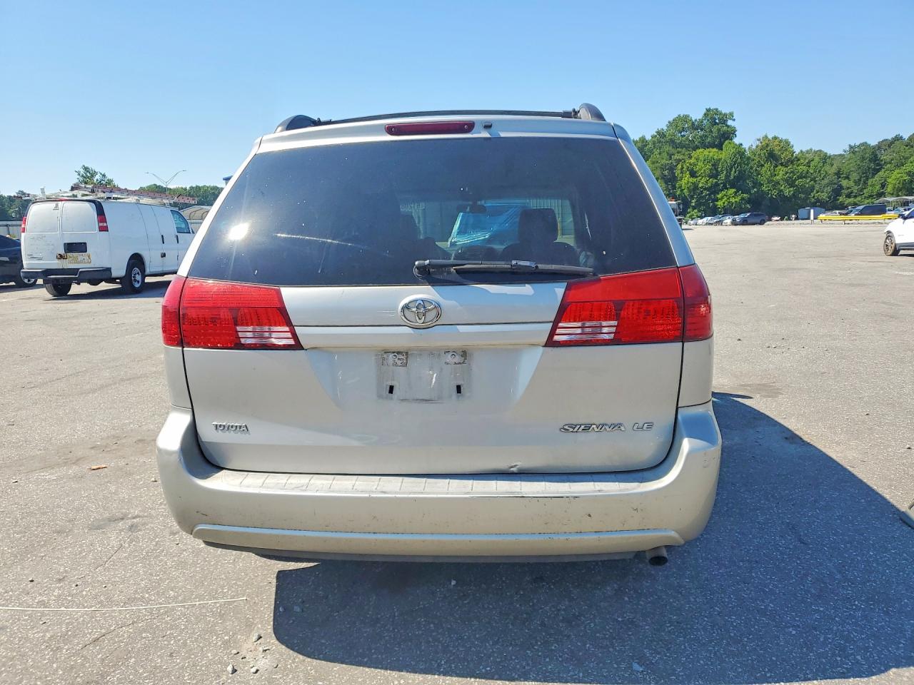 2005 Toyota Sienna Le 7 Passenger Silver vin: 5TDZA23C55S360469