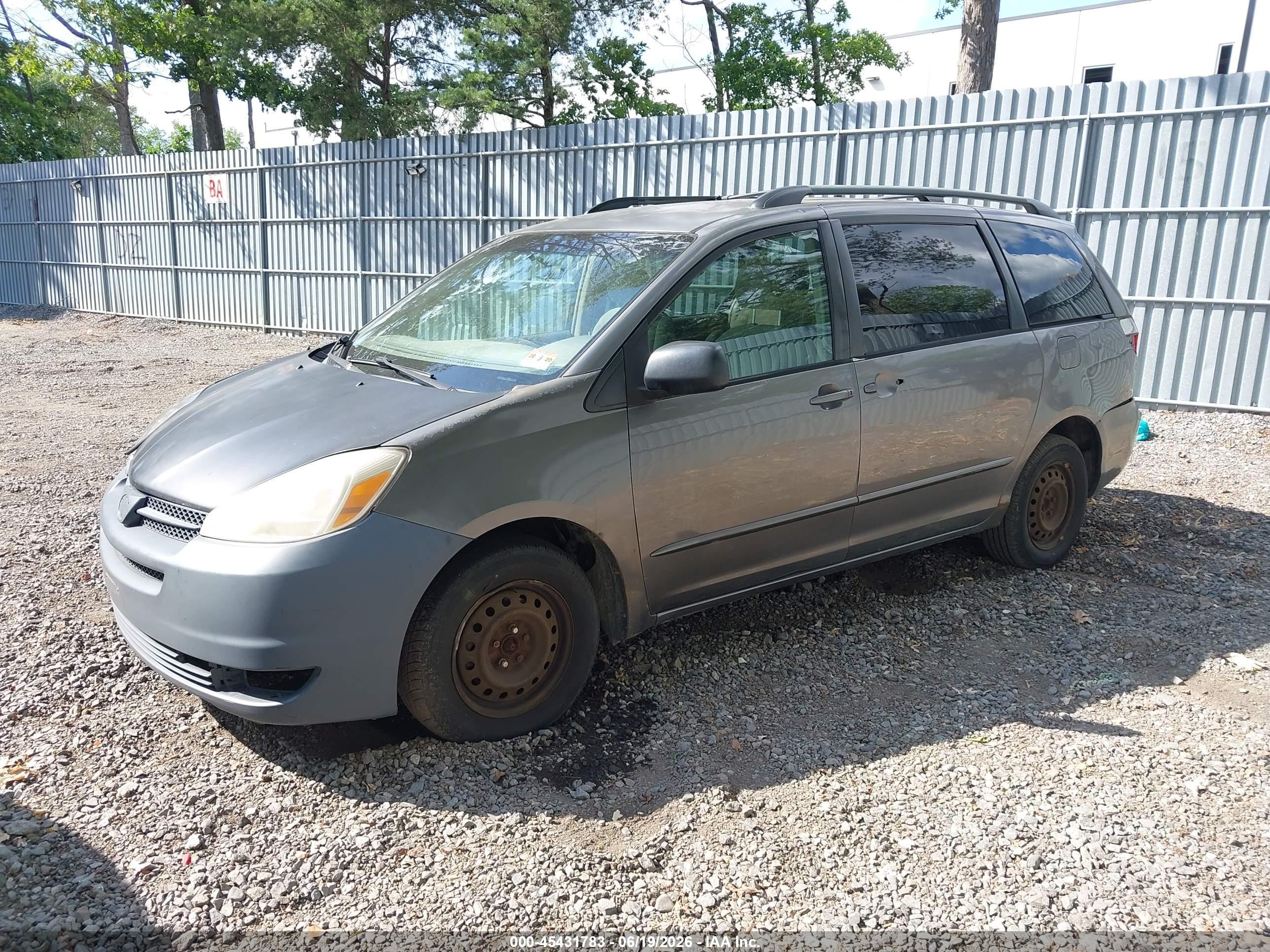 2005 Toyota Sienna Le Silver vin: 5TDZA23C55S360486