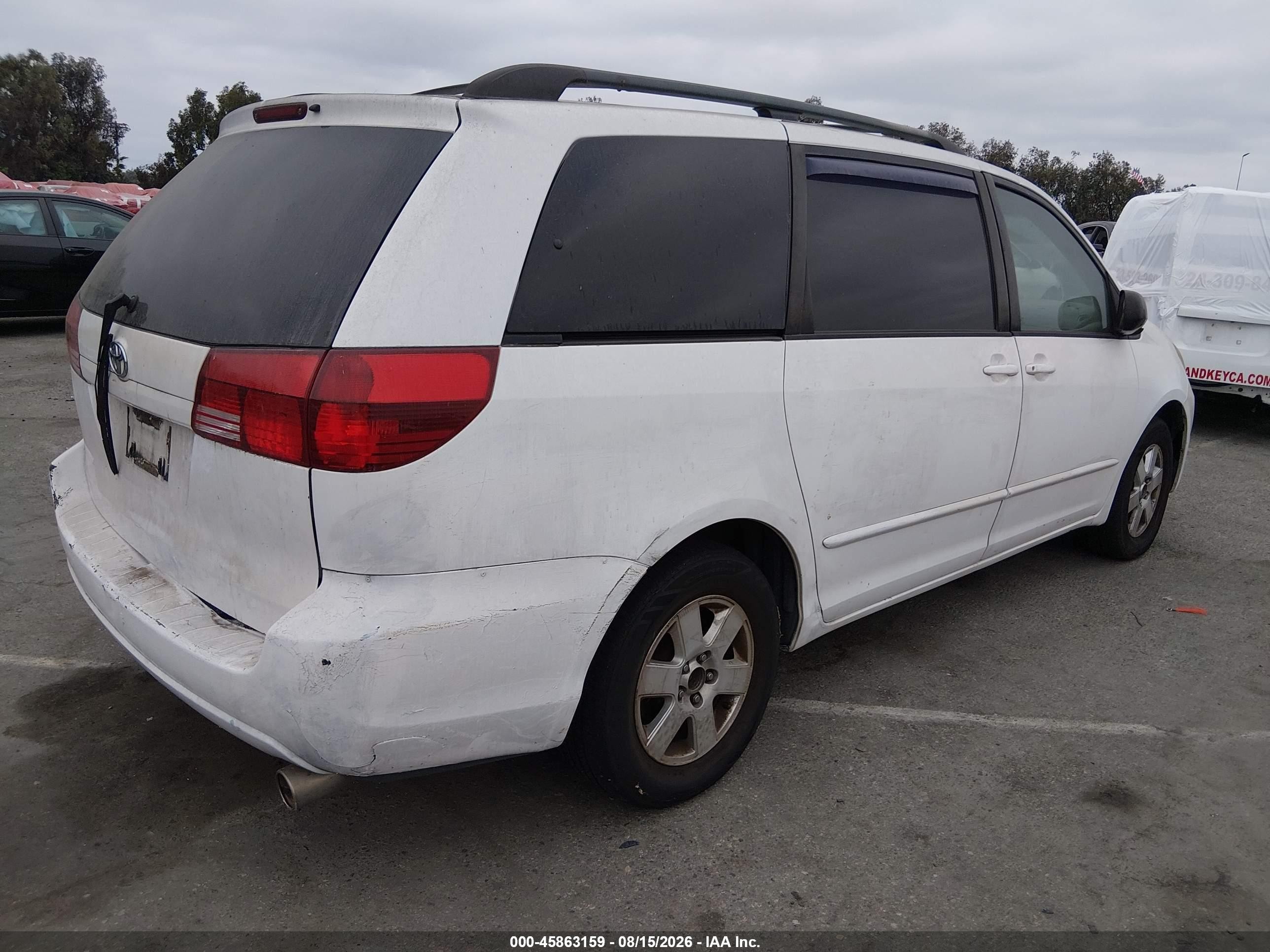 2005 Toyota Sienna Le White vin: 5TDZA23C55S384397