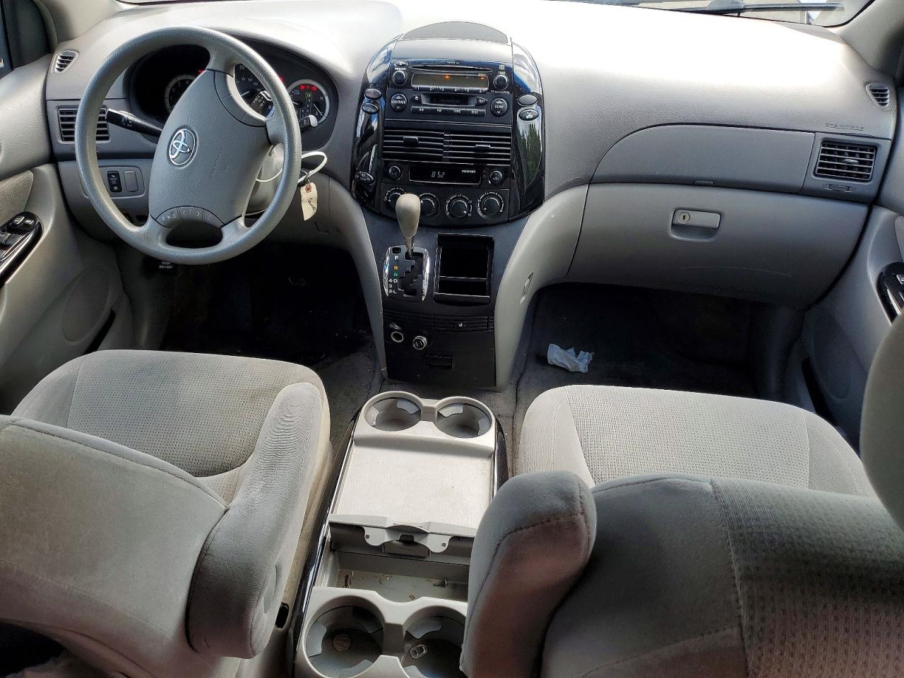 2005 Toyota Sienna Le 7 Passenger Silver vin: 5TDZA23C55S387090
