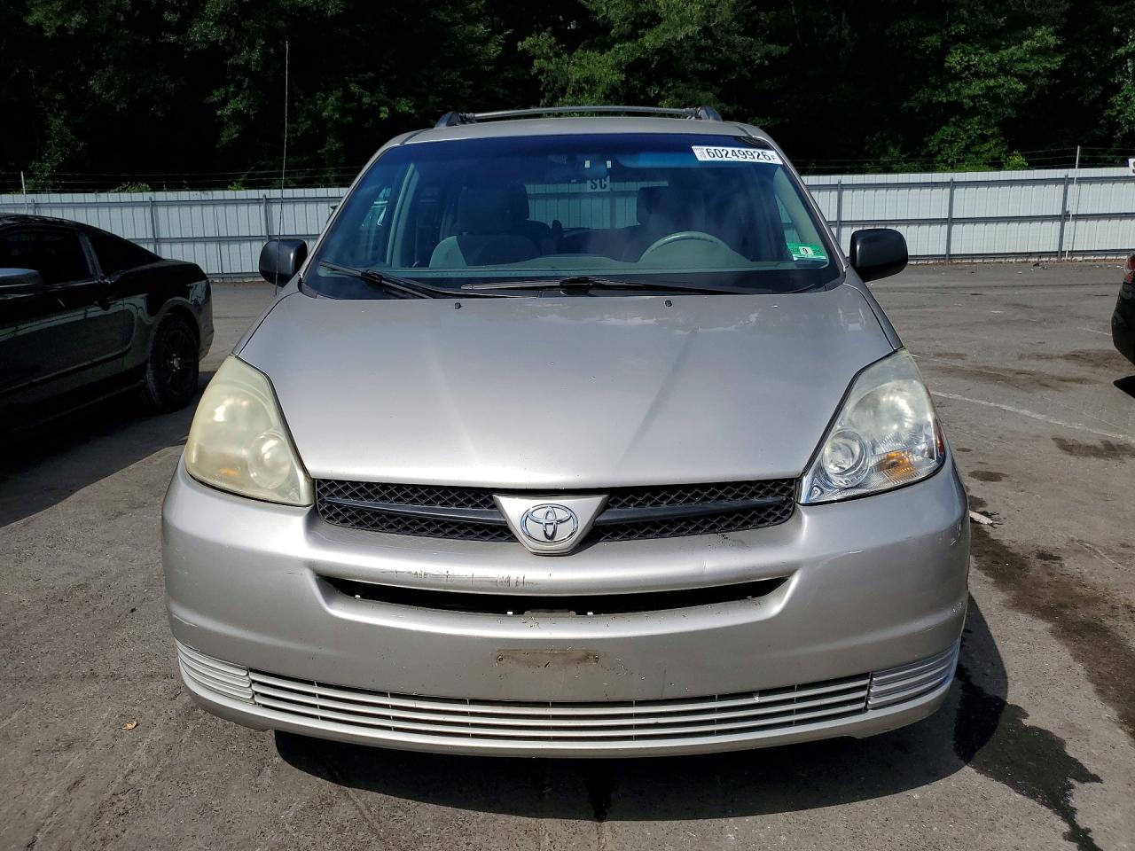 2005 Toyota Sienna Le 7 Passenger Silver vin: 5TDZA23C55S387090