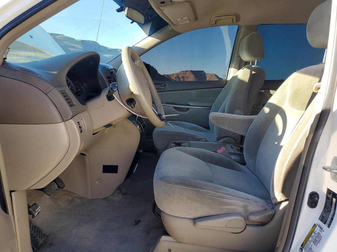 2006 Toyota Sienna Ce 7 Passenger White vin: 5TDZA23C56S407419
