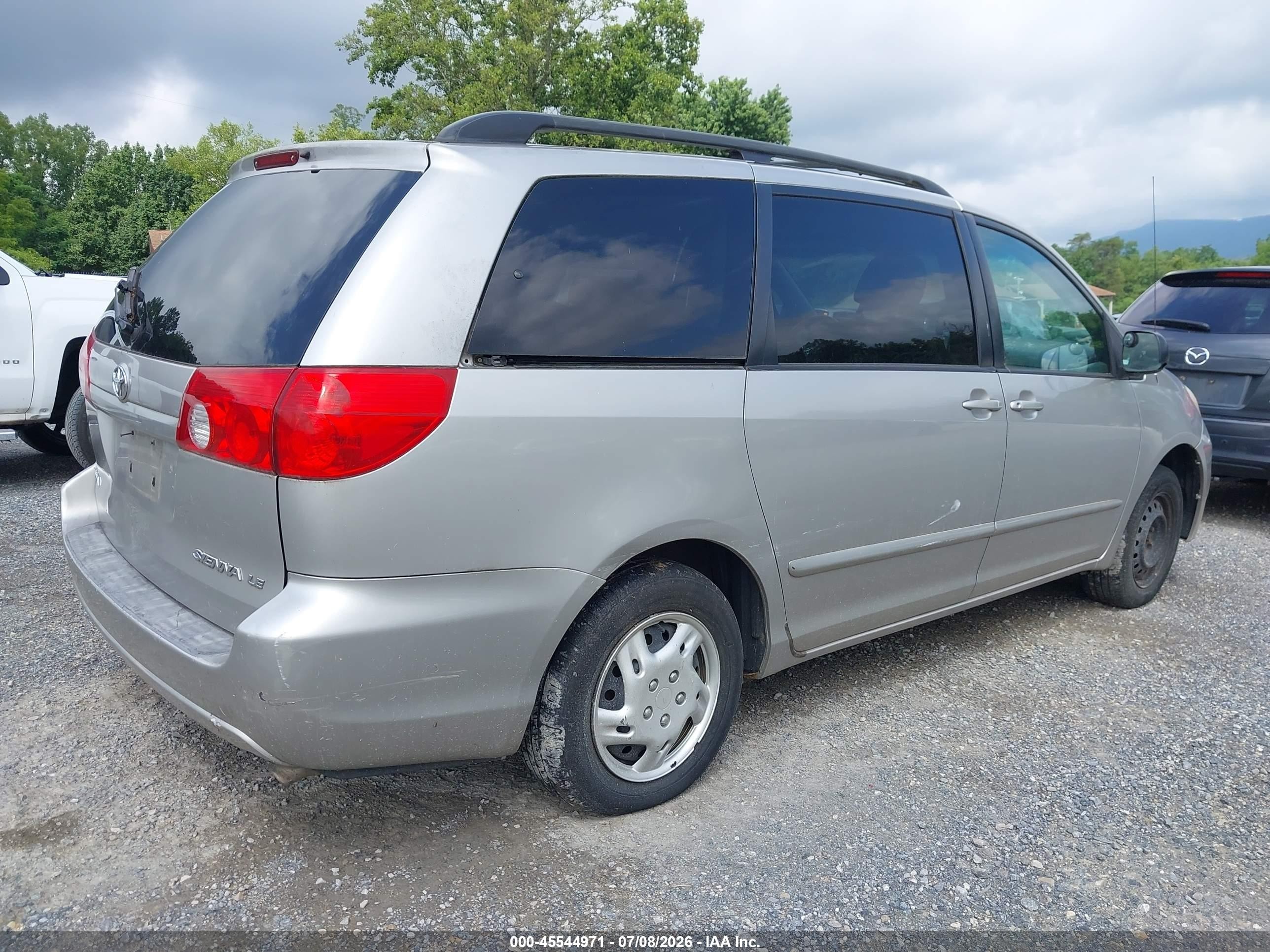 2006 Toyota Sienna Le Silver vin: 5TDZA23C56S436175