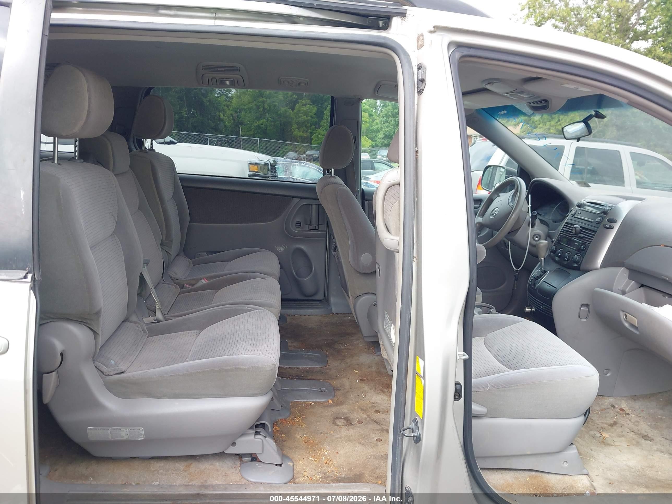 2006 Toyota Sienna Le Silver vin: 5TDZA23C56S436175