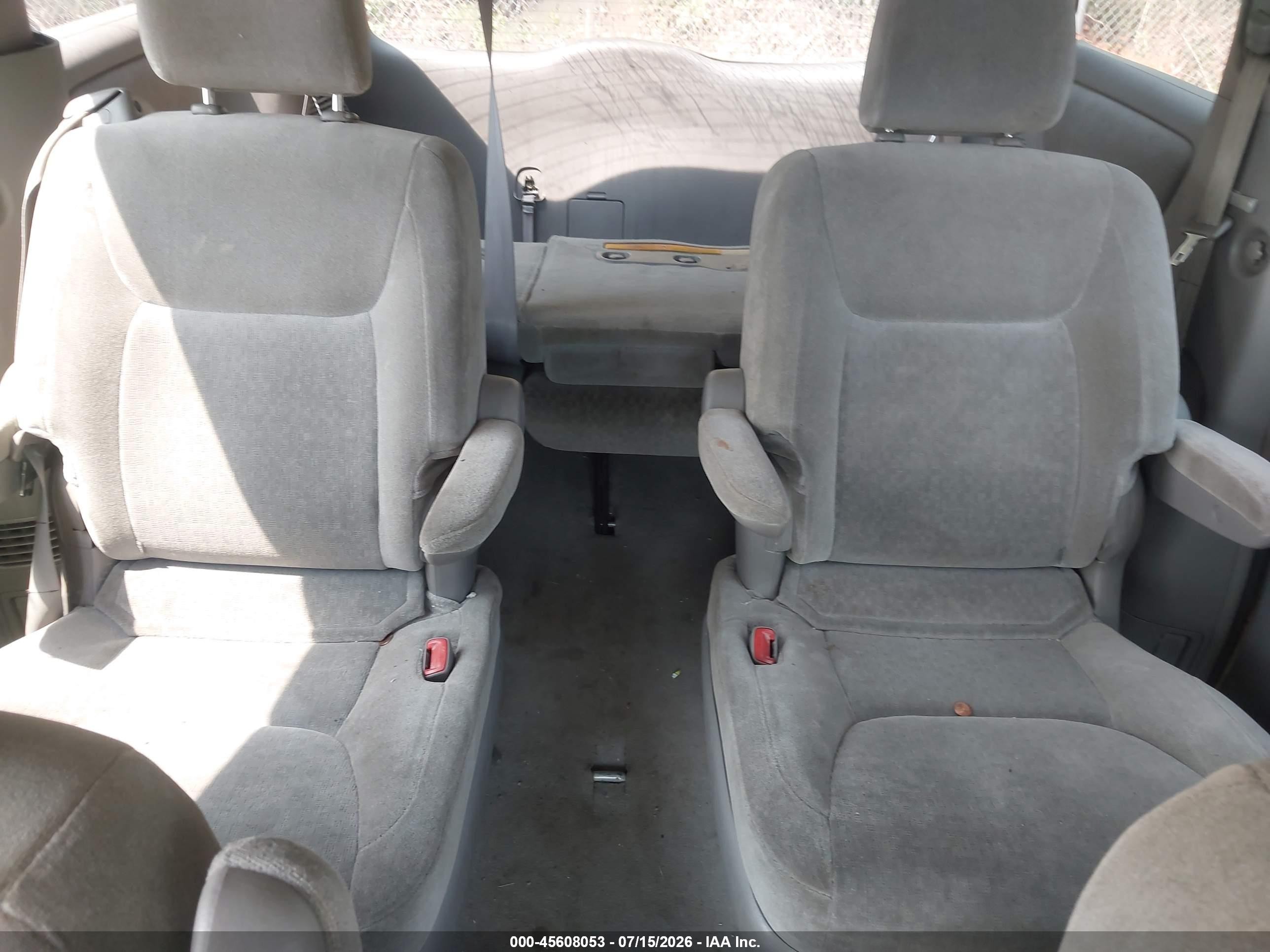2004 Toyota Sienna Ce Gold vin: 5TDZA23C64S023033