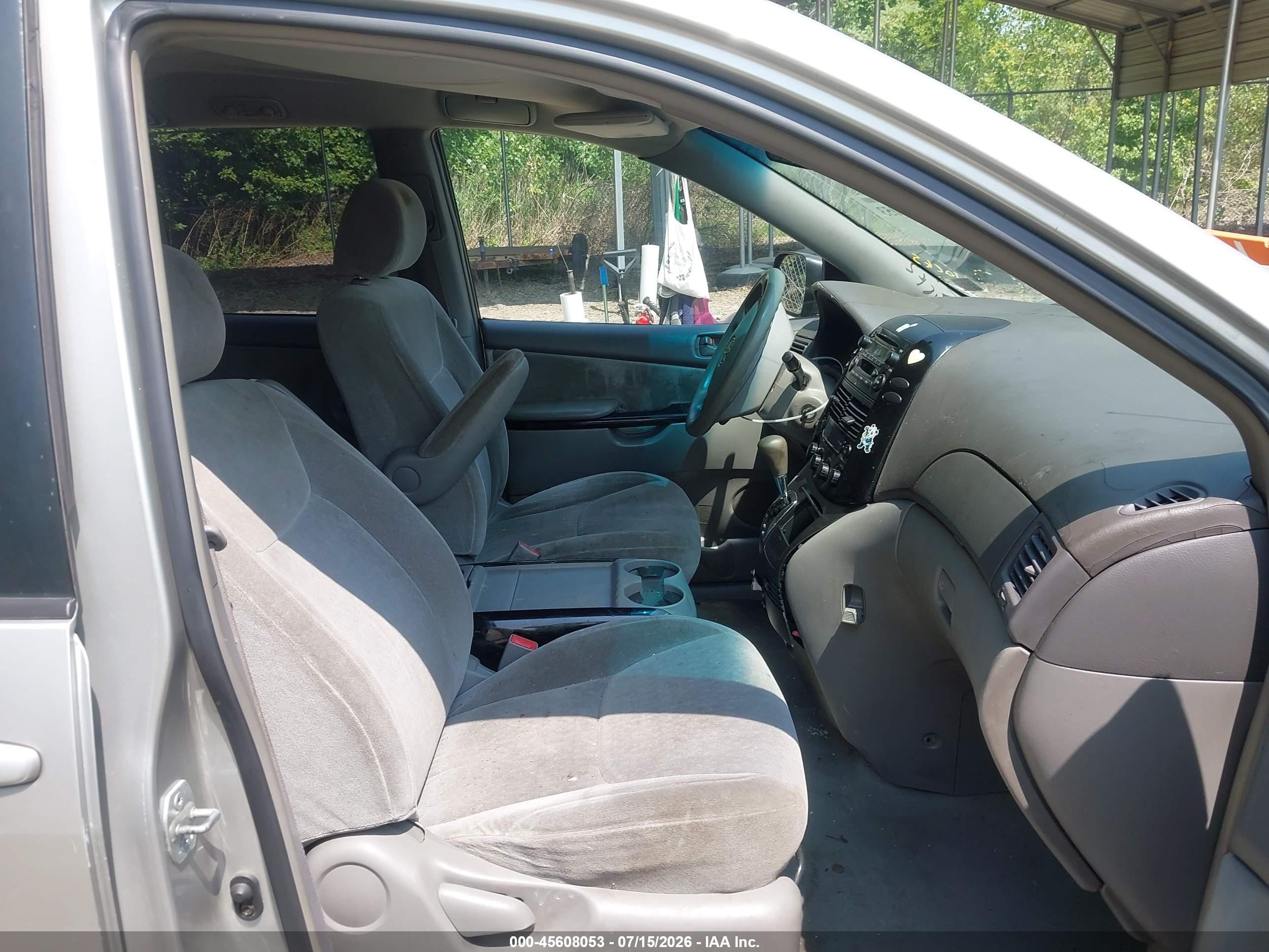 2004 Toyota Sienna Ce Gold vin: 5TDZA23C64S023033