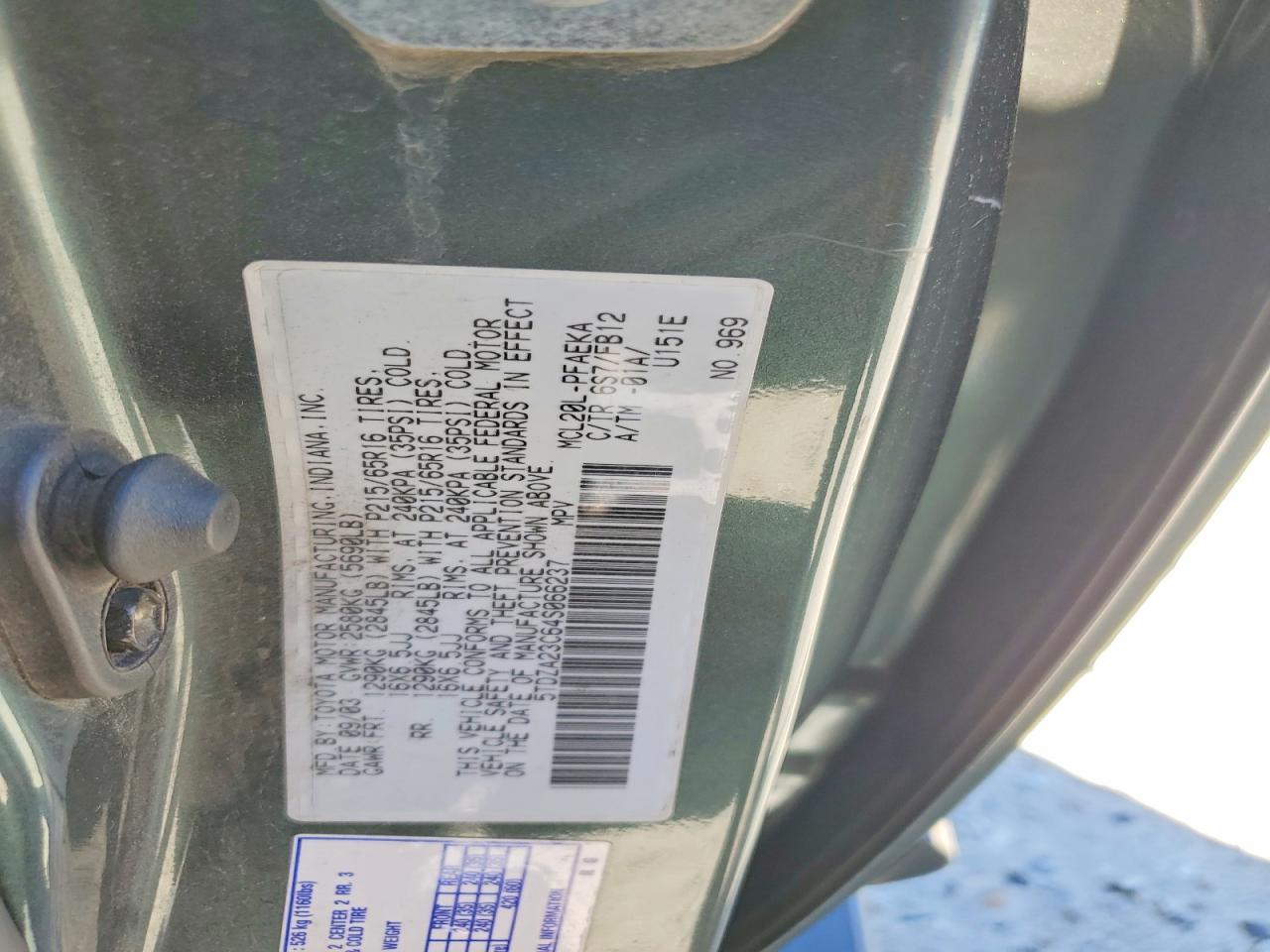 2004 Toyota Sienna Le 7 Passenger Зеленый vin: 5TDZA23C64S066237