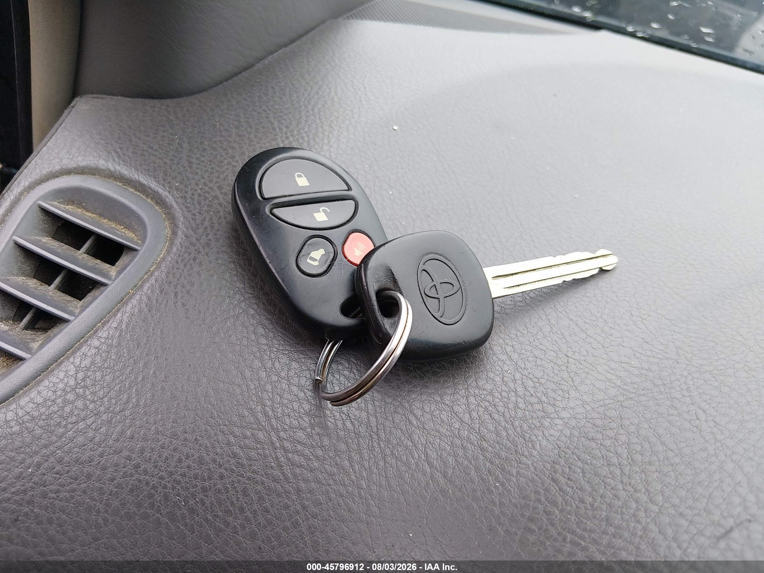 2004 Toyota Sienna Le Зеленый vin: 5TDZA23C64S098959
