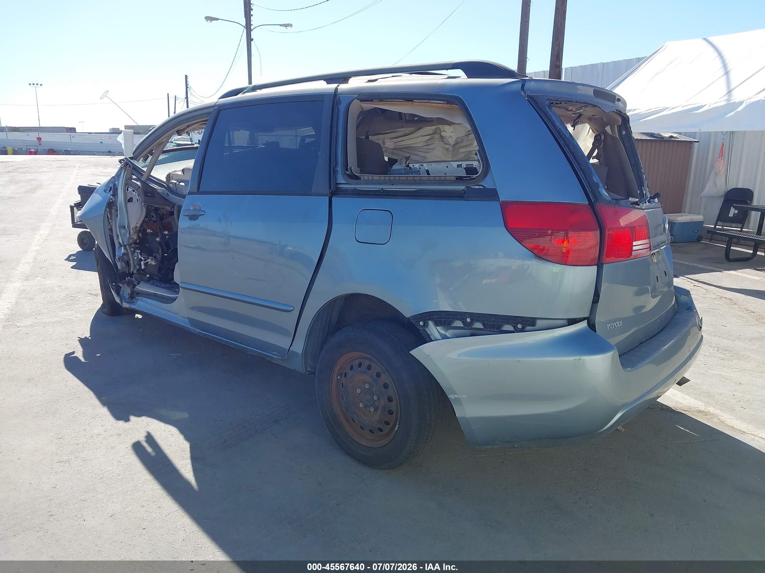 2004 Toyota Sienna Le Light Blue vin: 5TDZA23C64S099402