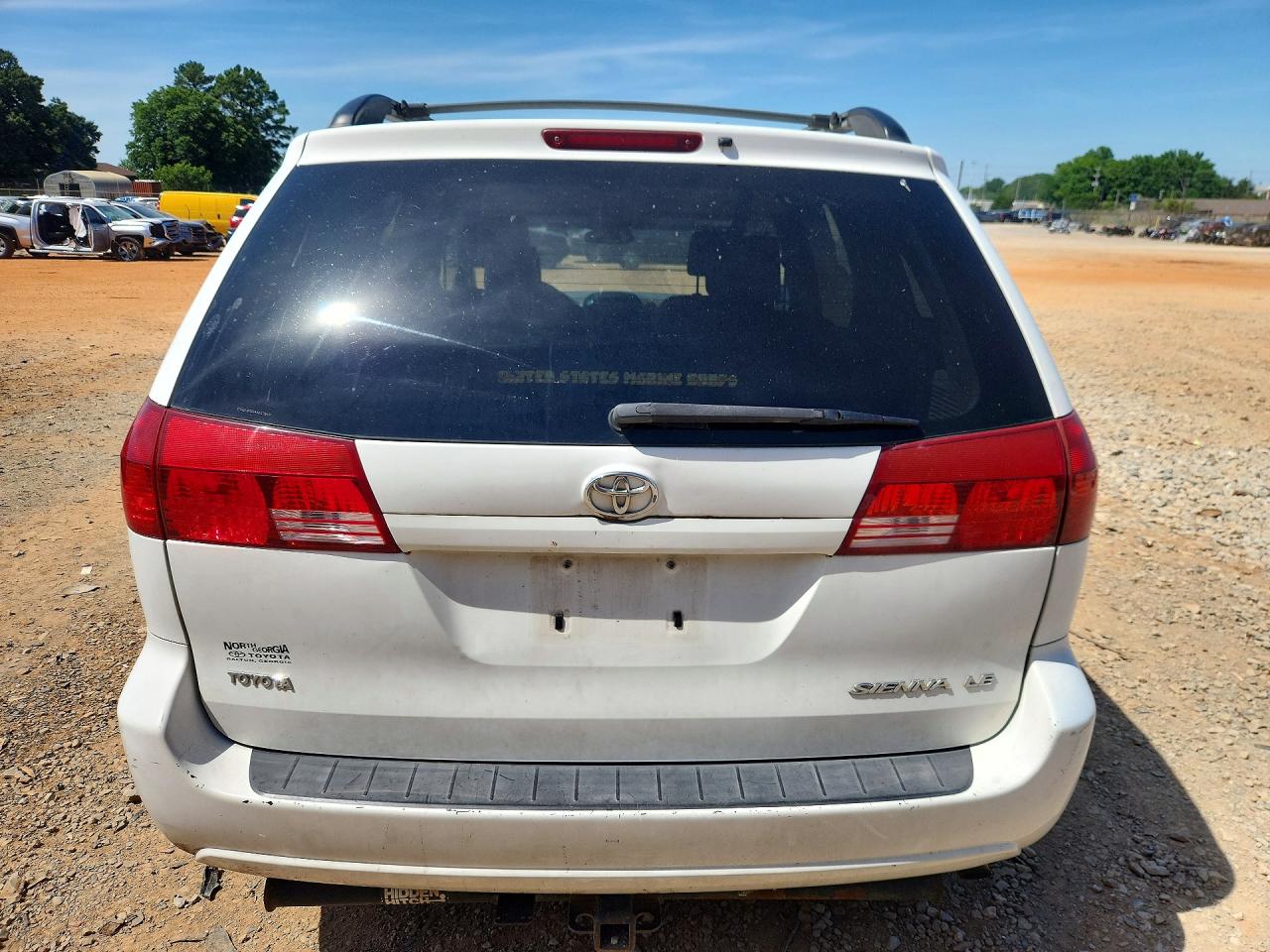 2004 Toyota Sienna Le 7 Passenger Белый vin: 5TDZA23C64S127540