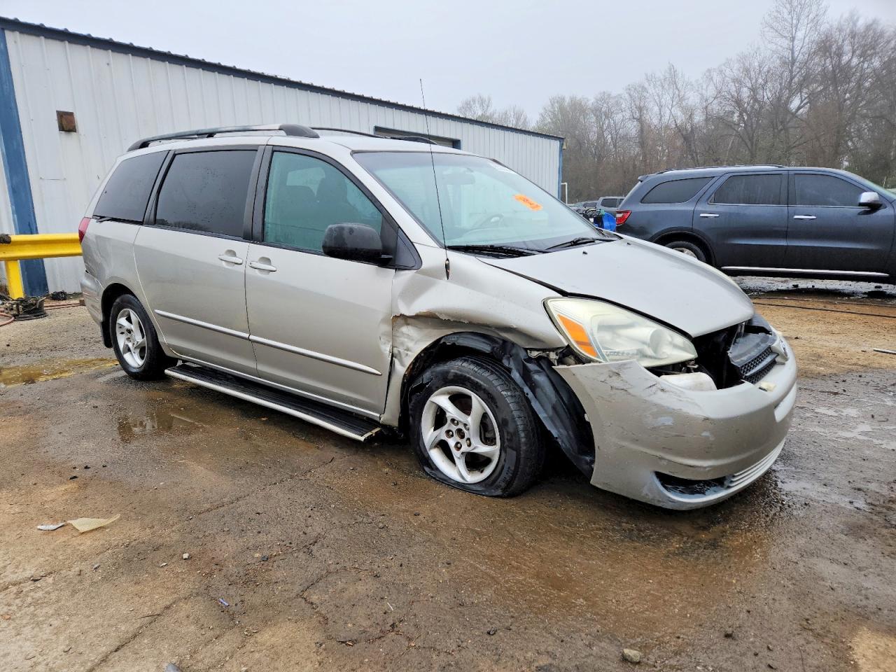 2004 Toyota Sienna Le 8 Passenger Silver vin: 5TDZA23C64S188564