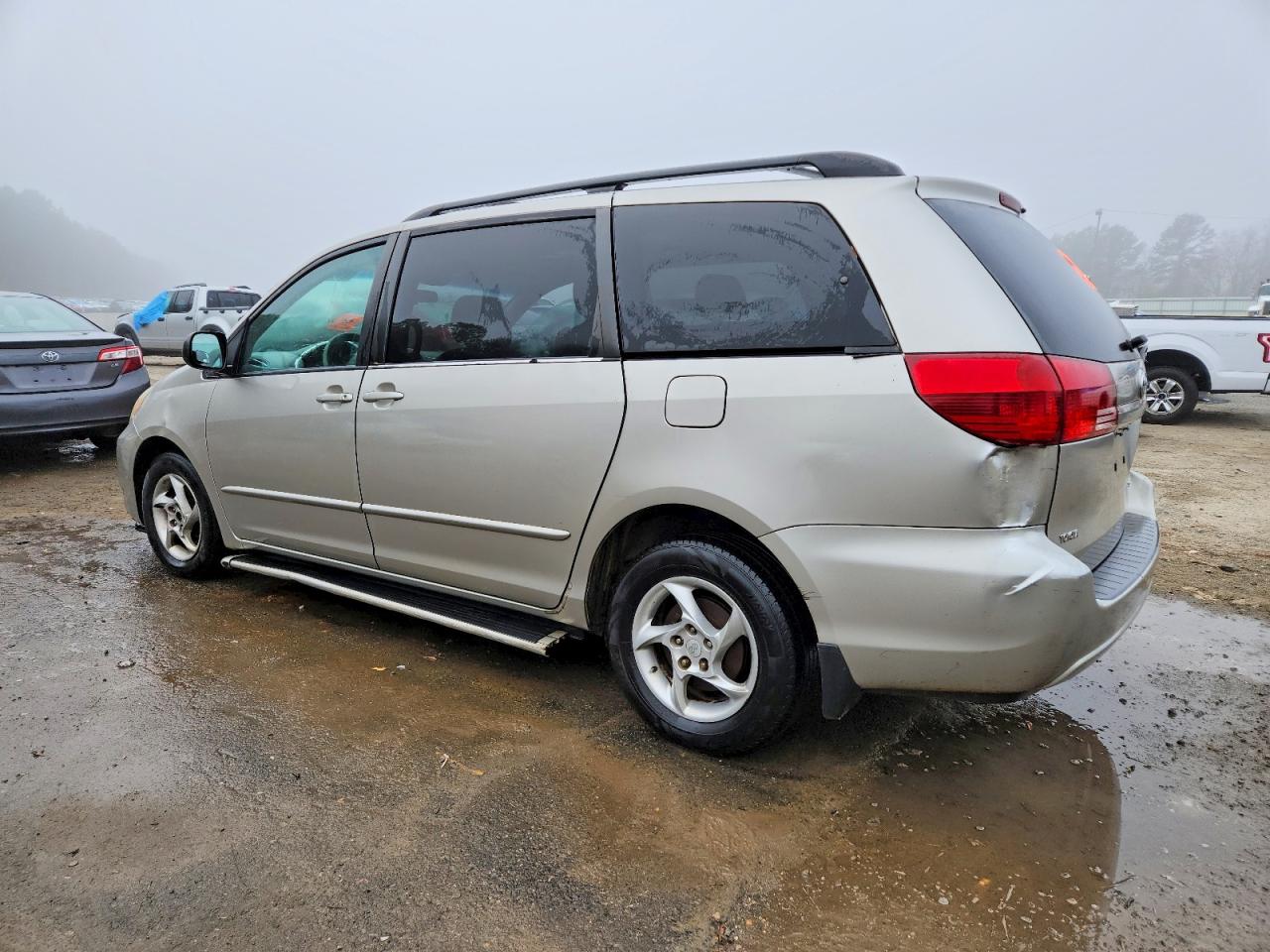 2004 Toyota Sienna Le 8 Passenger Silver vin: 5TDZA23C64S188564