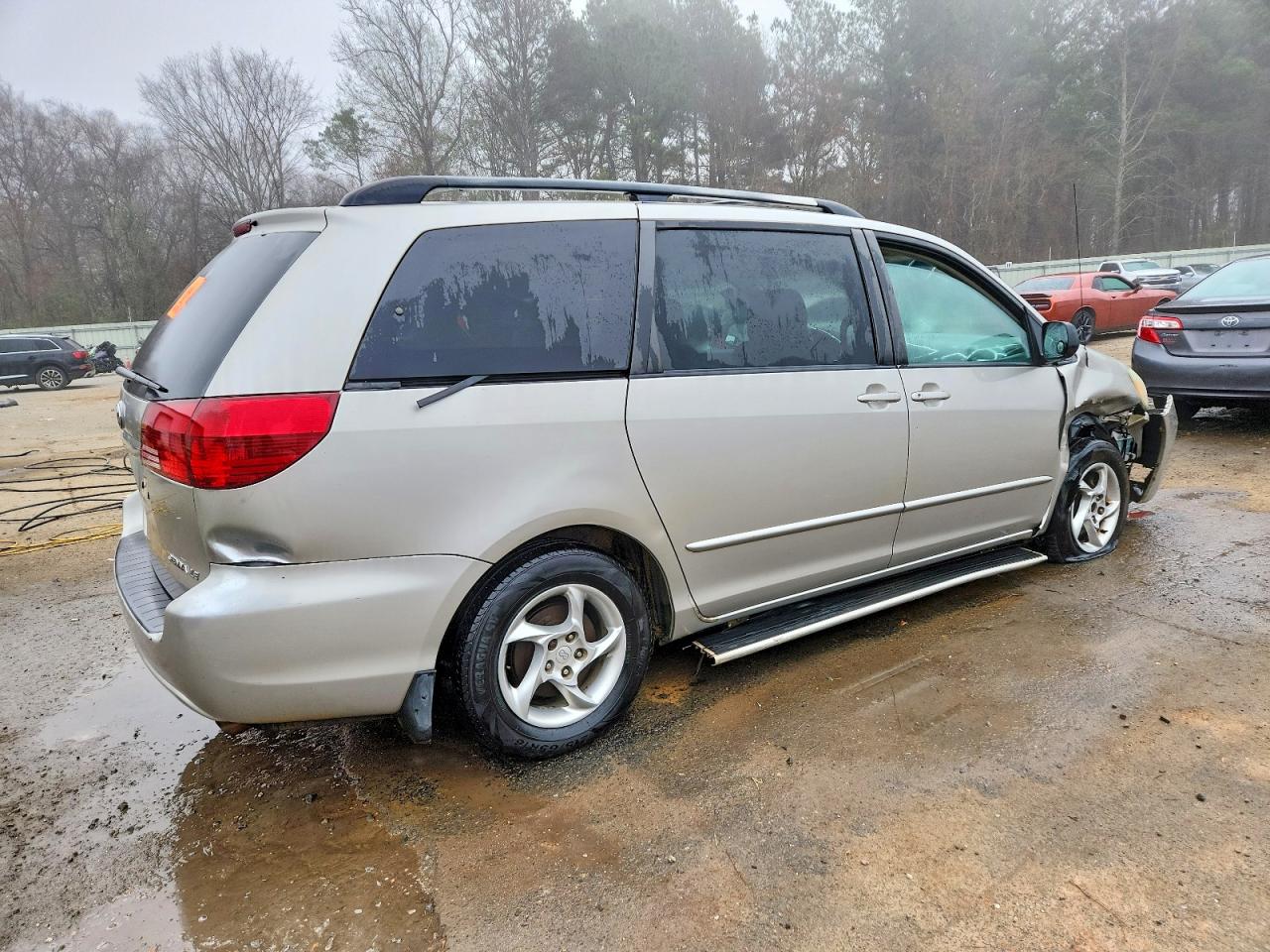 2004 Toyota Sienna Le 8 Passenger Silver vin: 5TDZA23C64S188564