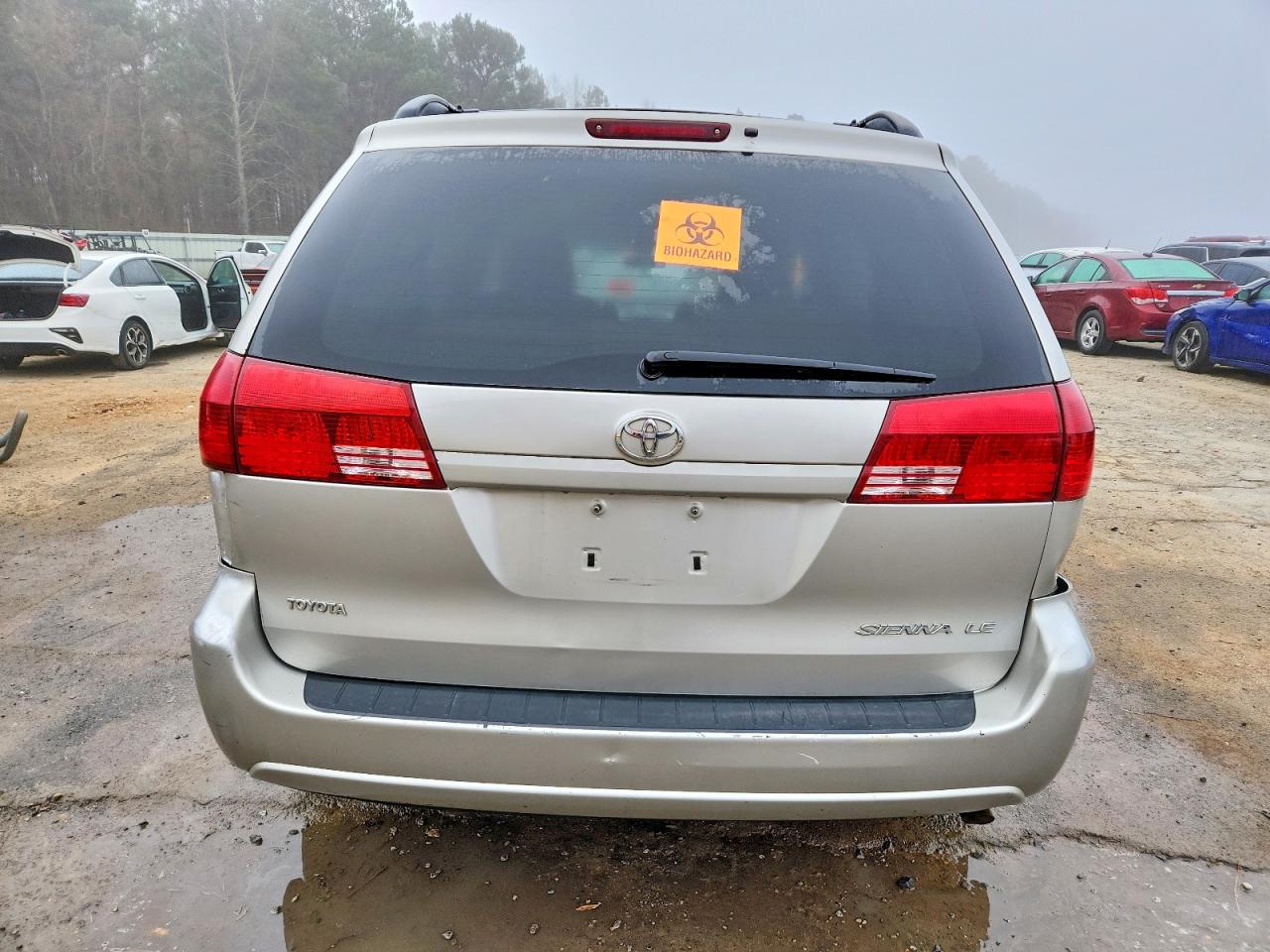 2004 Toyota Sienna Le 8 Passenger Silver vin: 5TDZA23C64S188564