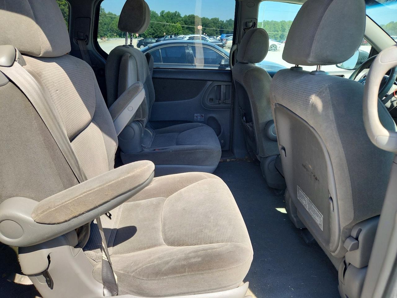 2004 Toyota Sienna Le 7 Passenger Beige vin: 5TDZA23C64S204455