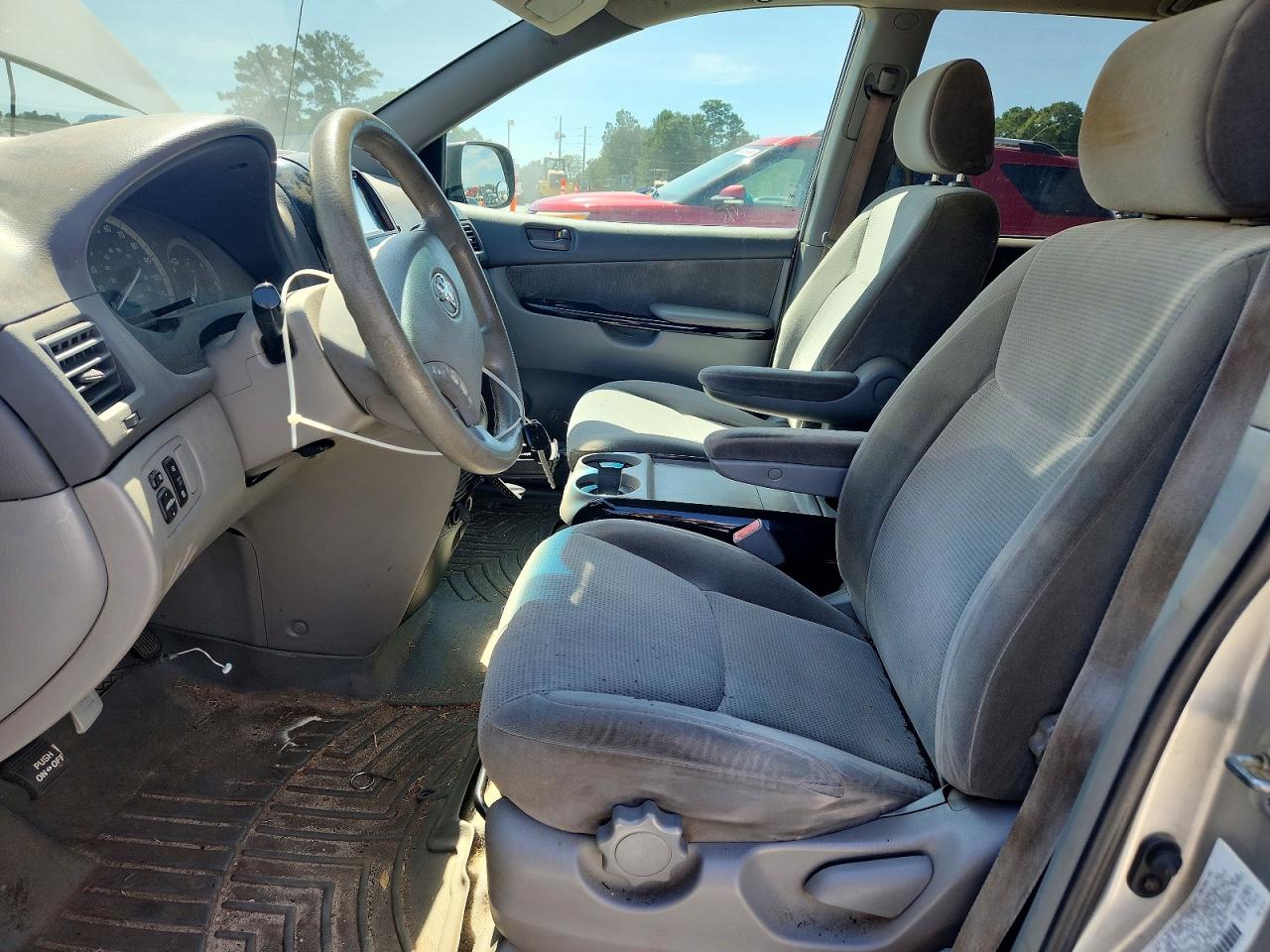 2004 Toyota Sienna Le 7 Passenger Beige vin: 5TDZA23C64S204455