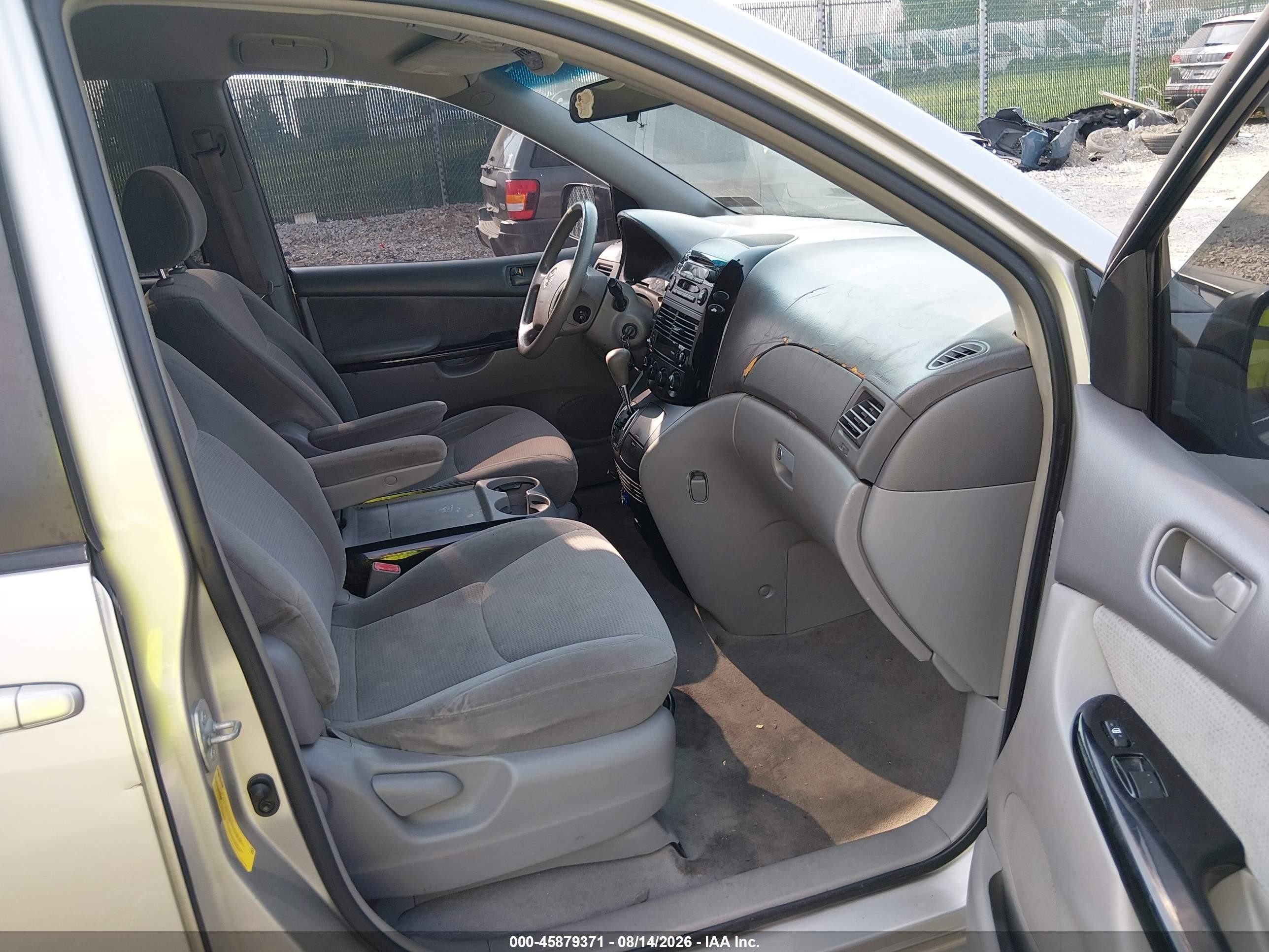 2004 Toyota Sienna Le Beige vin: 5TDZA23C64S216752
