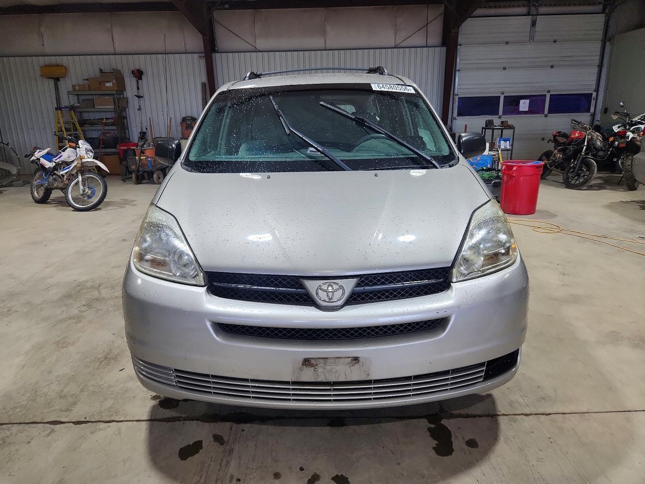 2004 Toyota Sienna Ce 7 Passenger Silver vin: 5TDZA23C64S219117