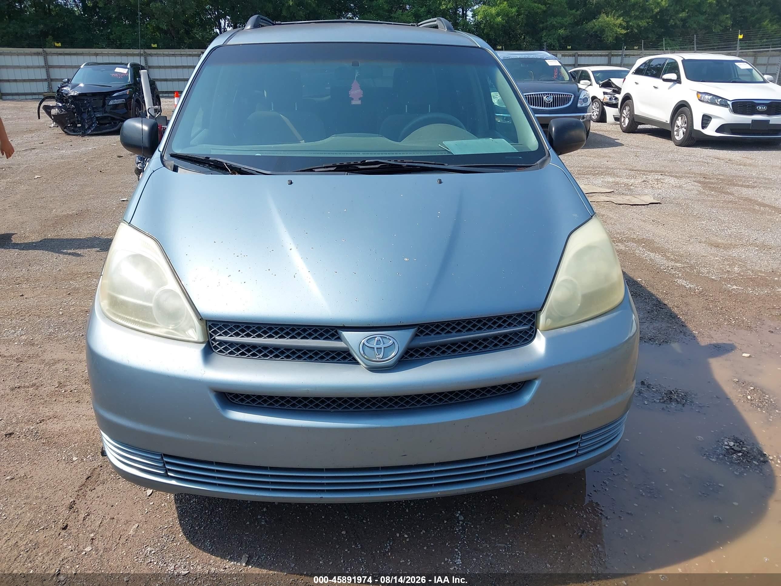 2004 Toyota Sienna Le Light Blue vin: 5TDZA23C64S220560