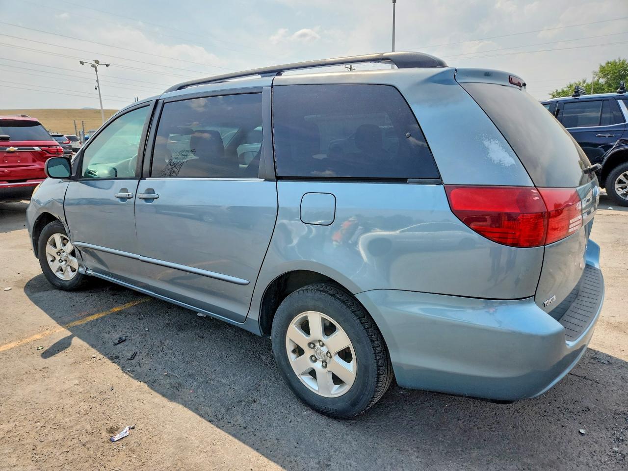 2005 Toyota Sienna Le 7 Passenger Blue vin: 5TDZA23C65S244679